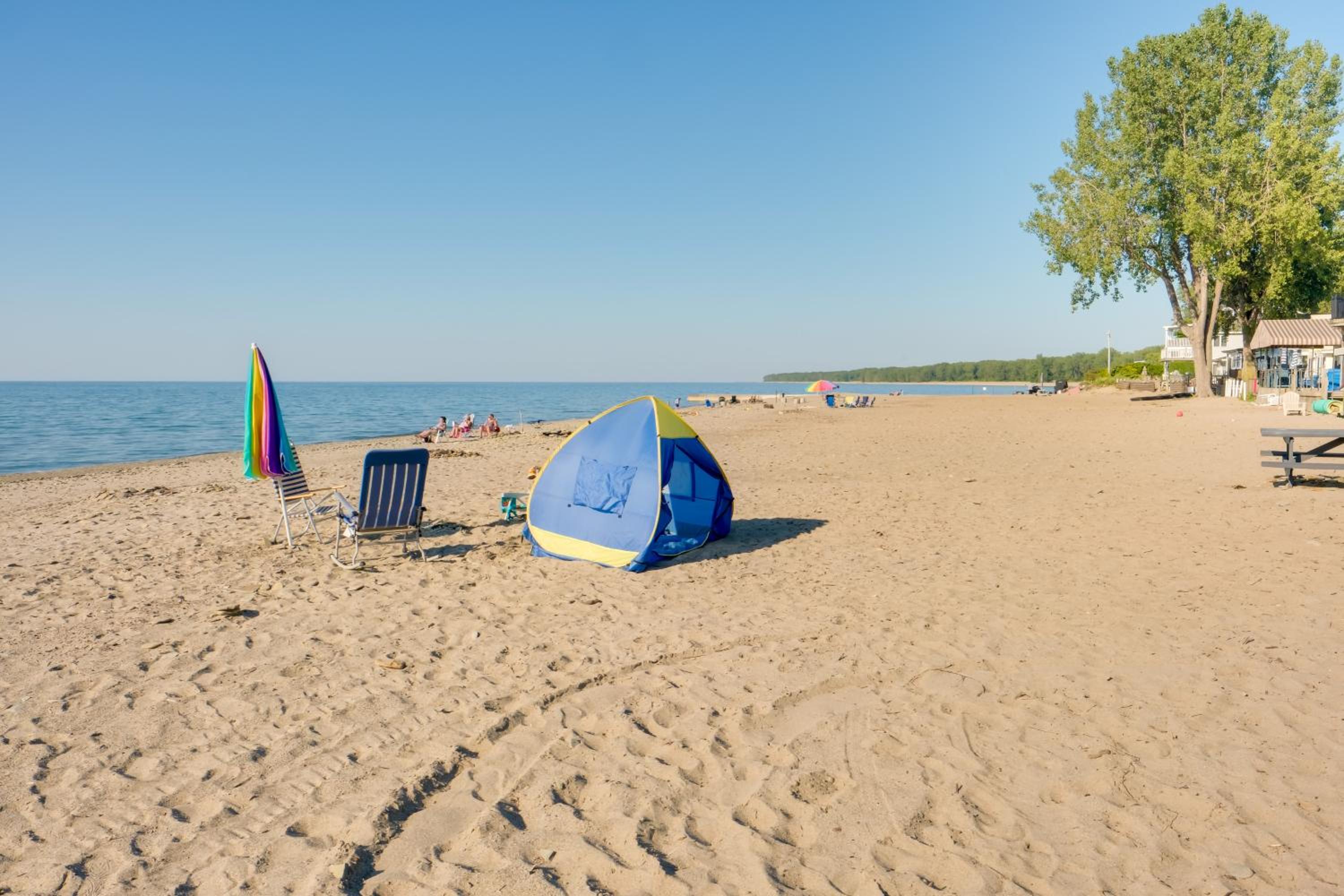 Wishin and Fishin Walkable Erie Home By the Beach!