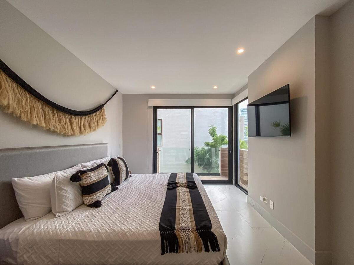 Luxury Retreat in Puerto Cancun with Rooftop Pool