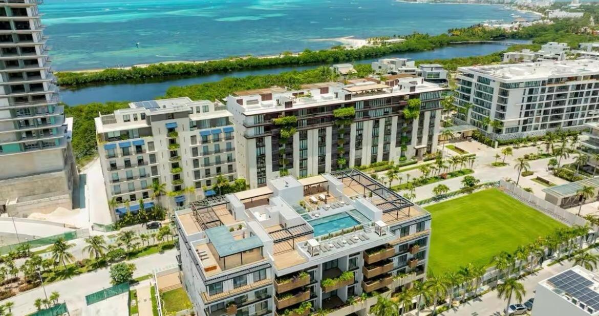 Luxury Retreat in Puerto Cancun with Rooftop Pool