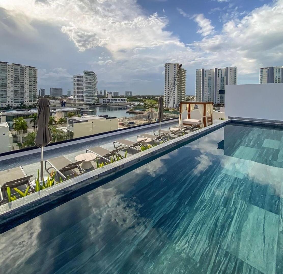 Luxury Retreat in Puerto Cancun with Rooftop Pool