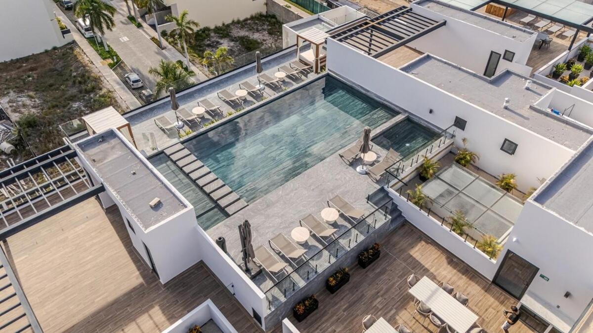 Luxury Retreat in Puerto Cancun with Rooftop Pool