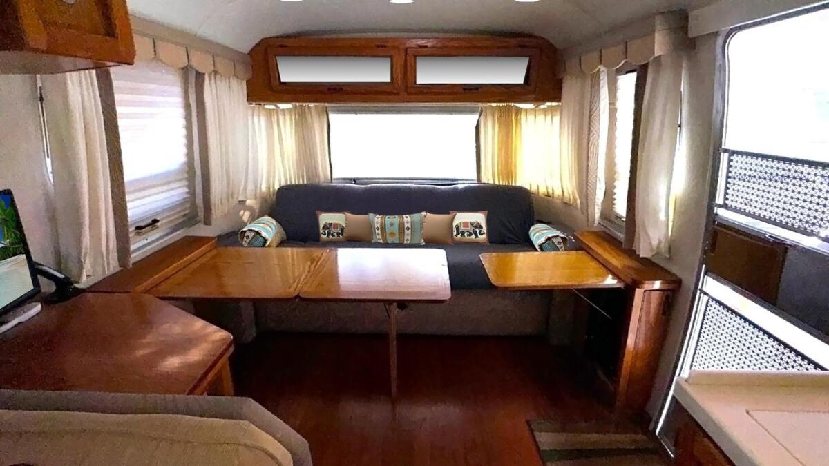 Retro Star-Wagon, Ocean View at Studios