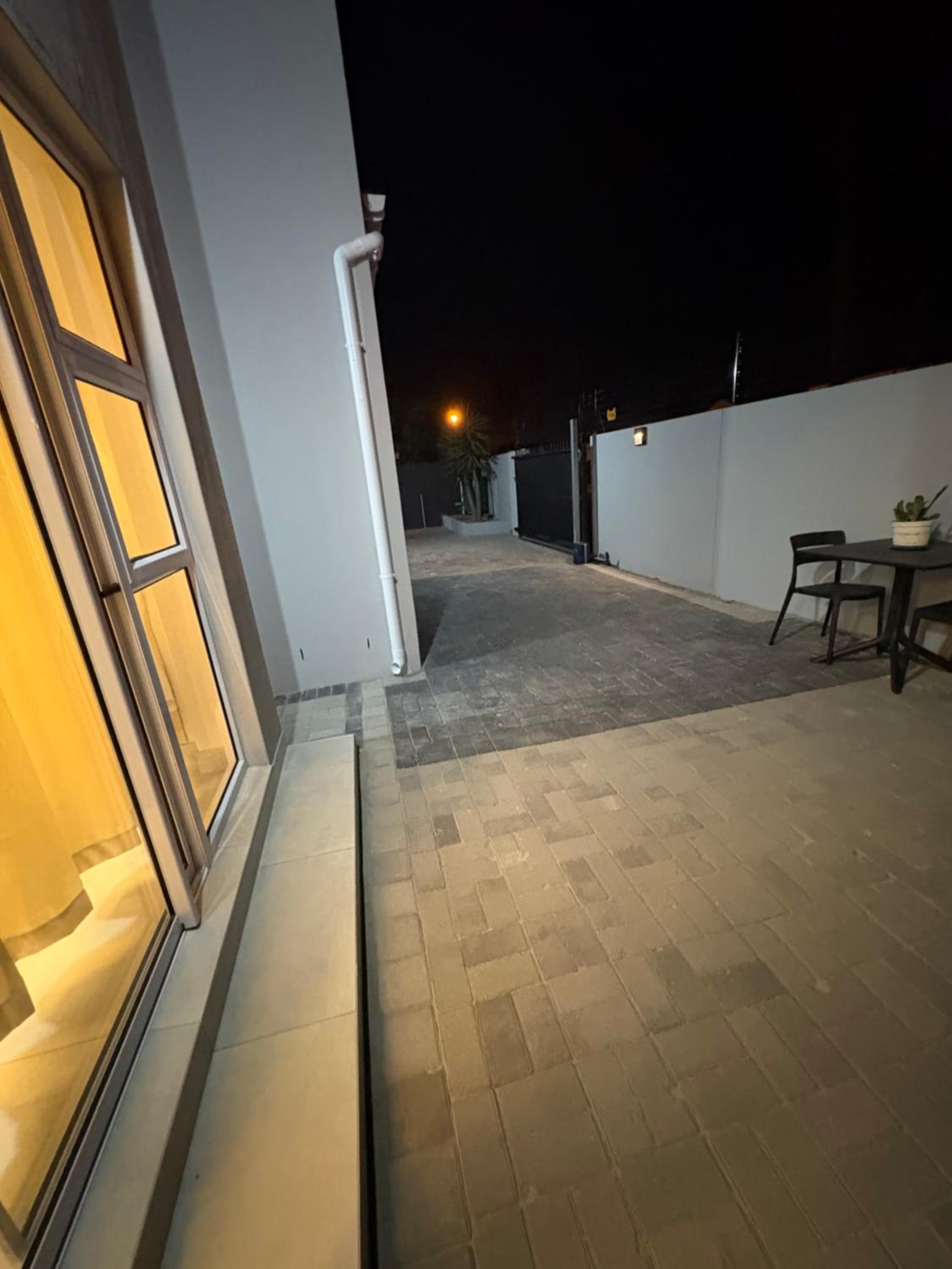 Immaculate,Alttrative &Modern 6 minutes away from the beach