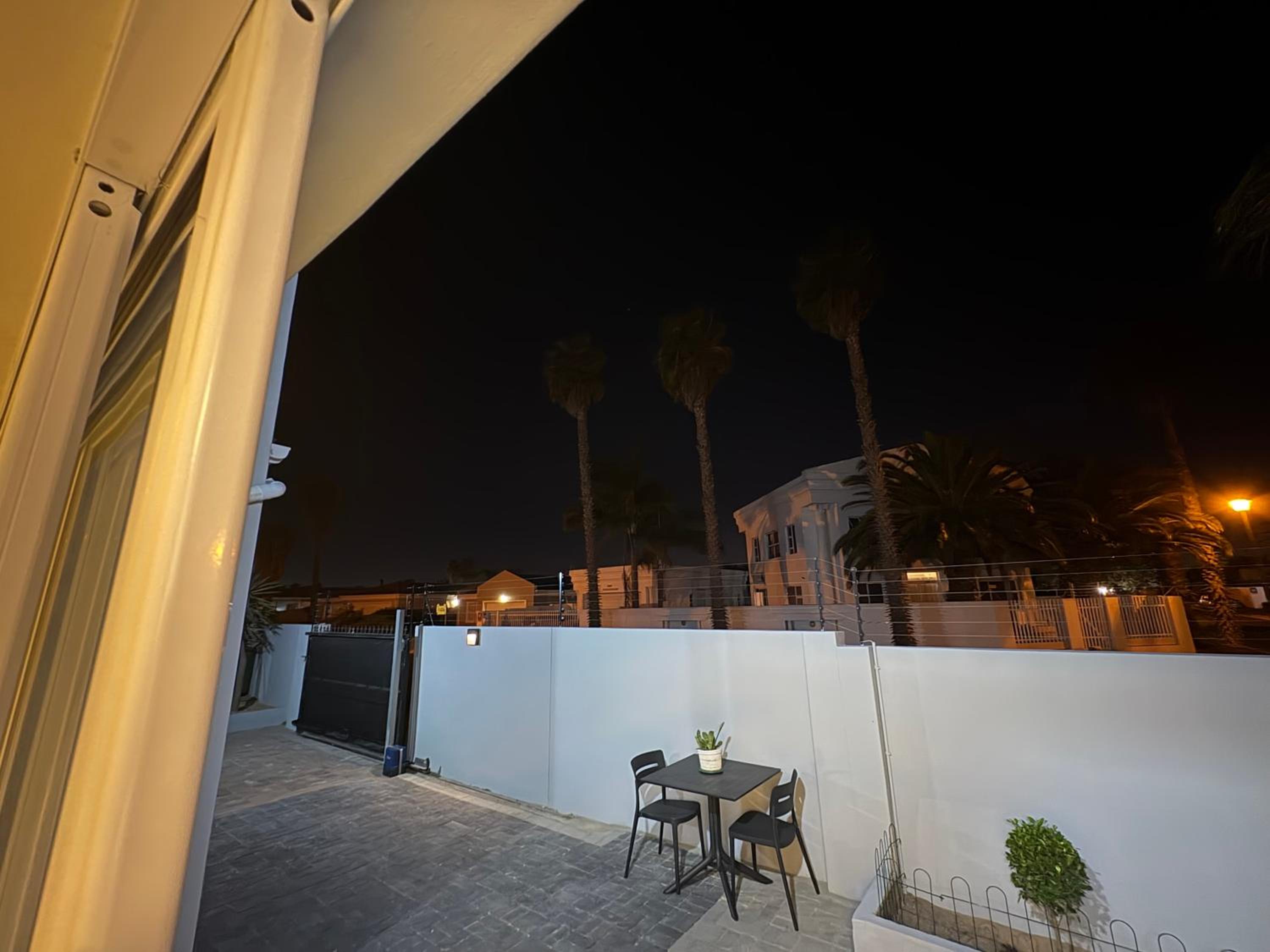 Immaculate,Alttrative &Modern 6 minutes away from the beach