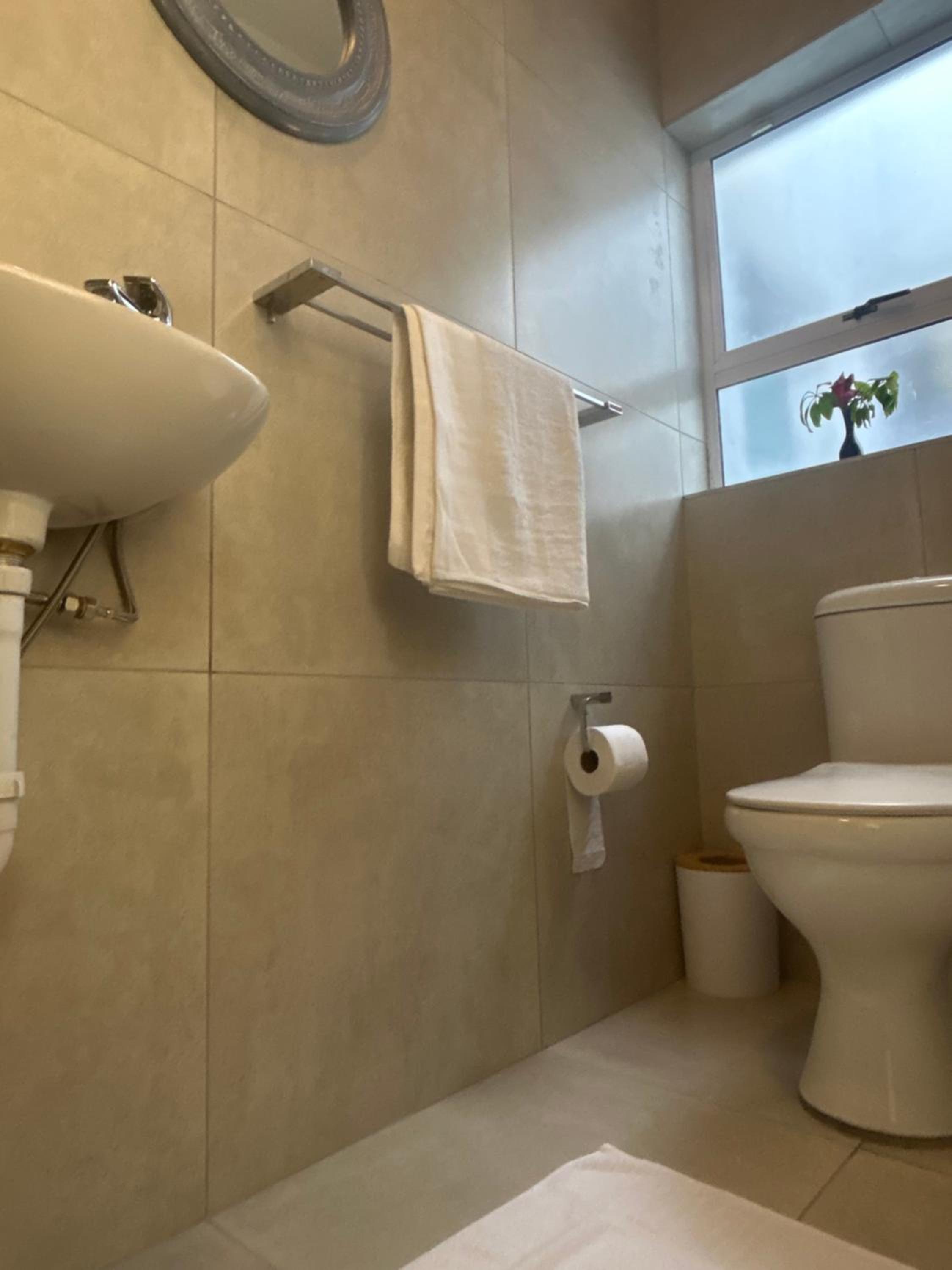 Immaculate,Alttrative &Modern 6 minutes away from the beach