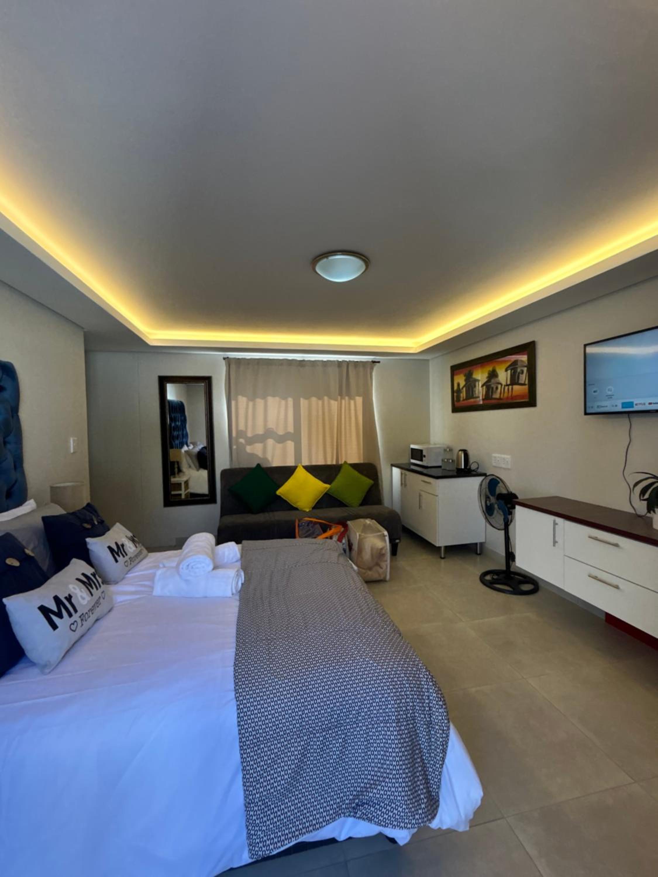Immaculate,Alttrative &Modern 6 minutes away from the beach