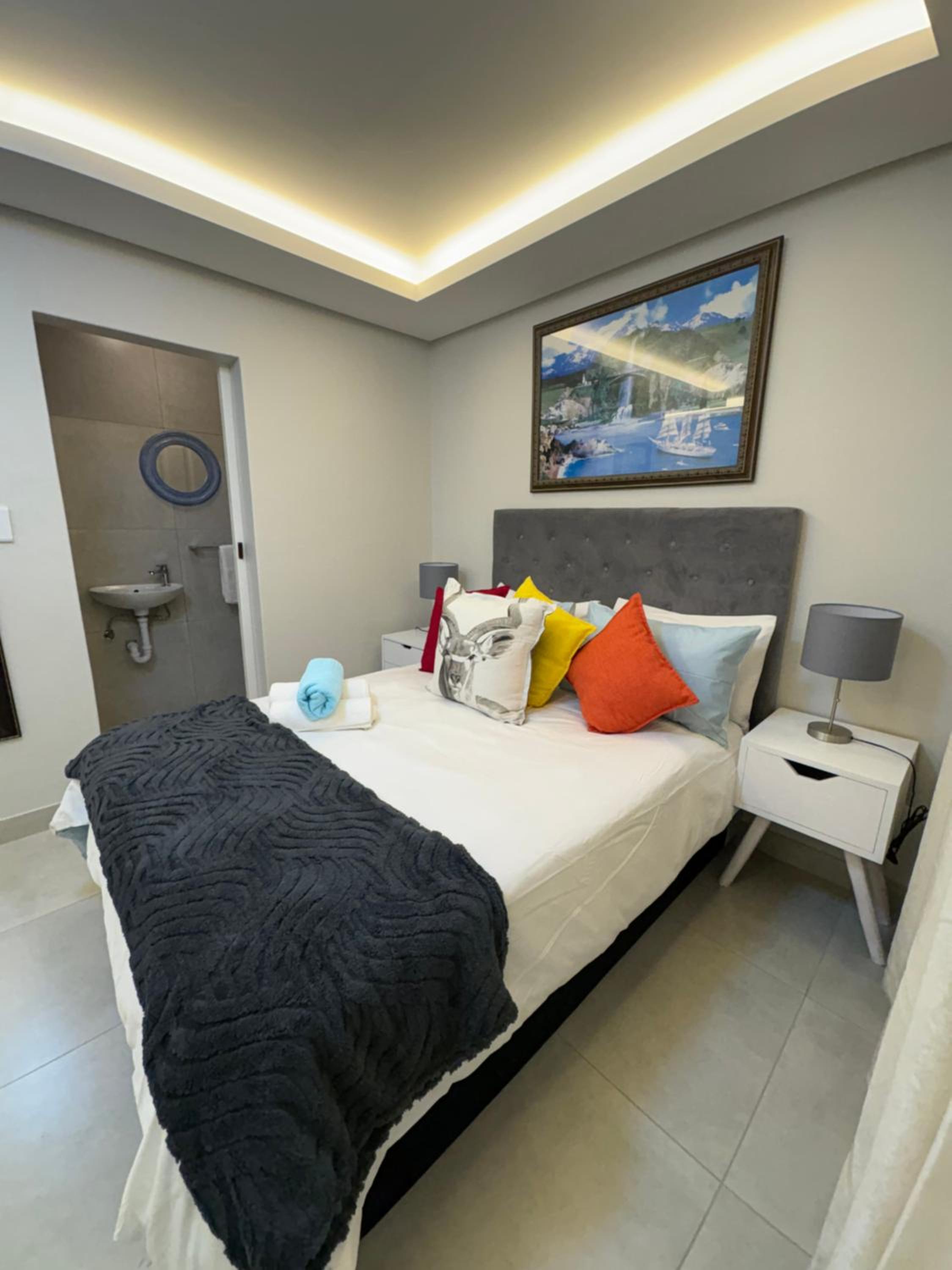 Immaculate,Alttrative &Modern 6 minutes away from the beach
