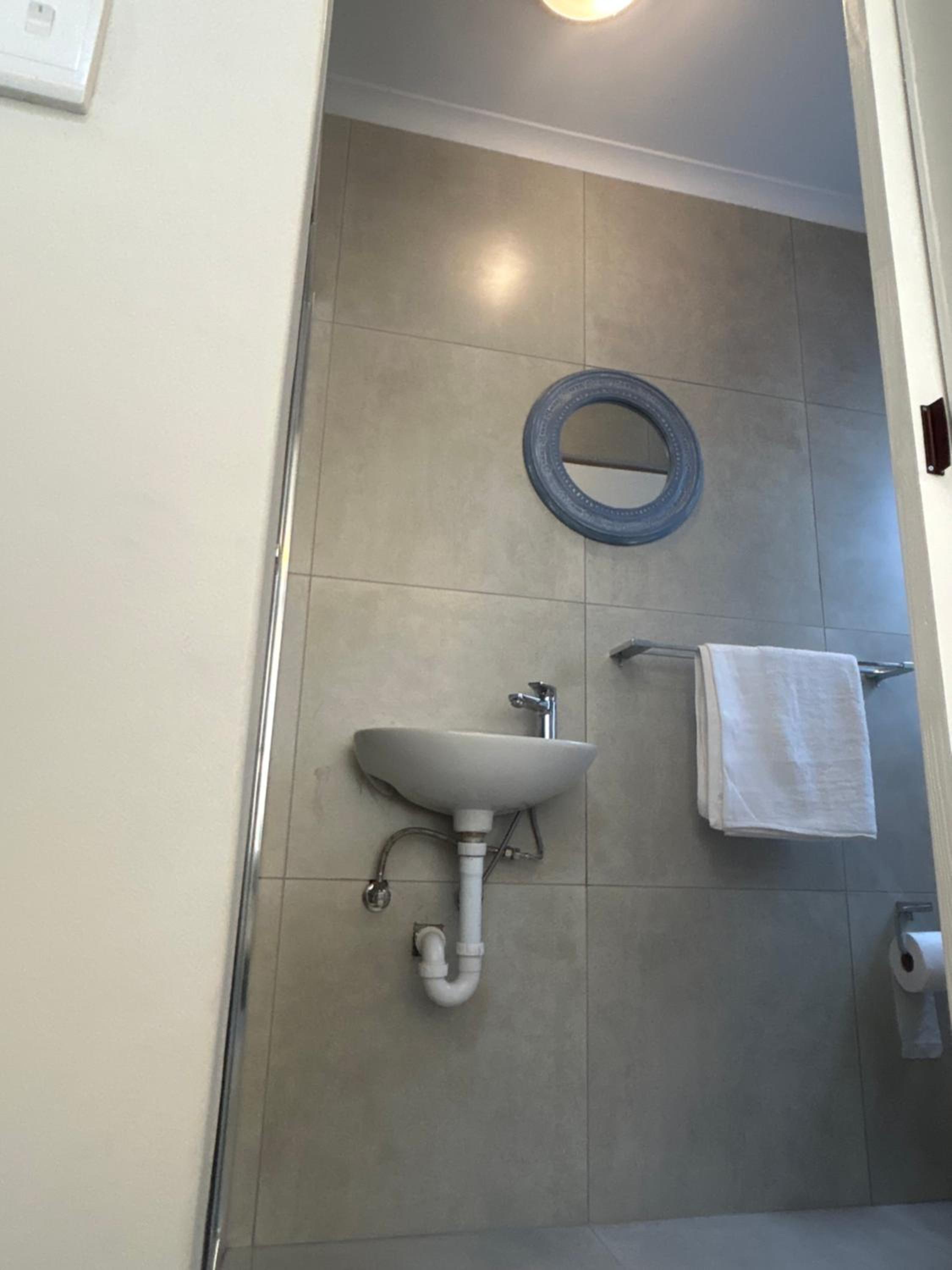 Immaculate,Alttrative &Modern 6 minutes away from the beach