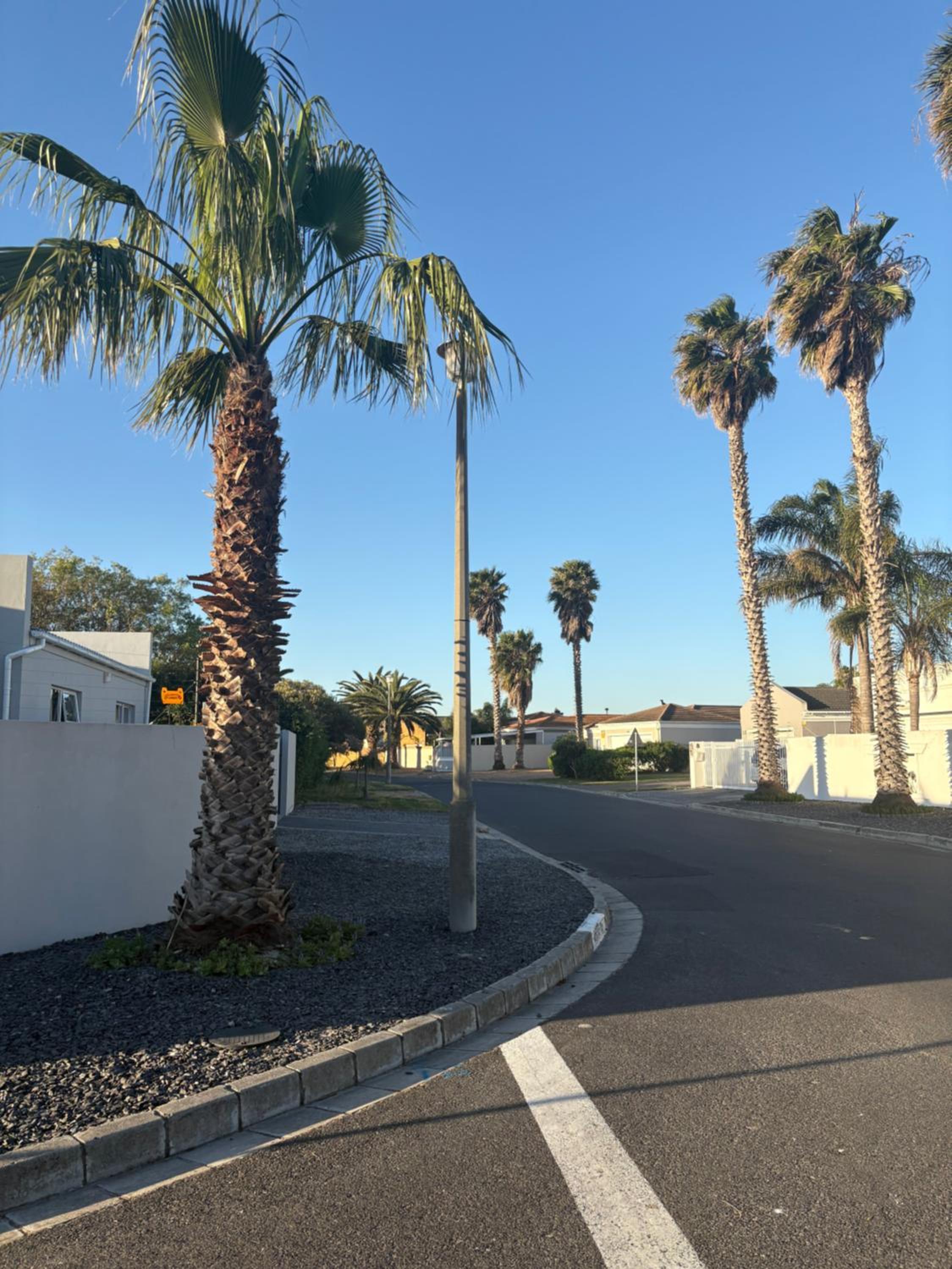 Immaculate,Alttrative &Modern 6 minutes away from the beach
