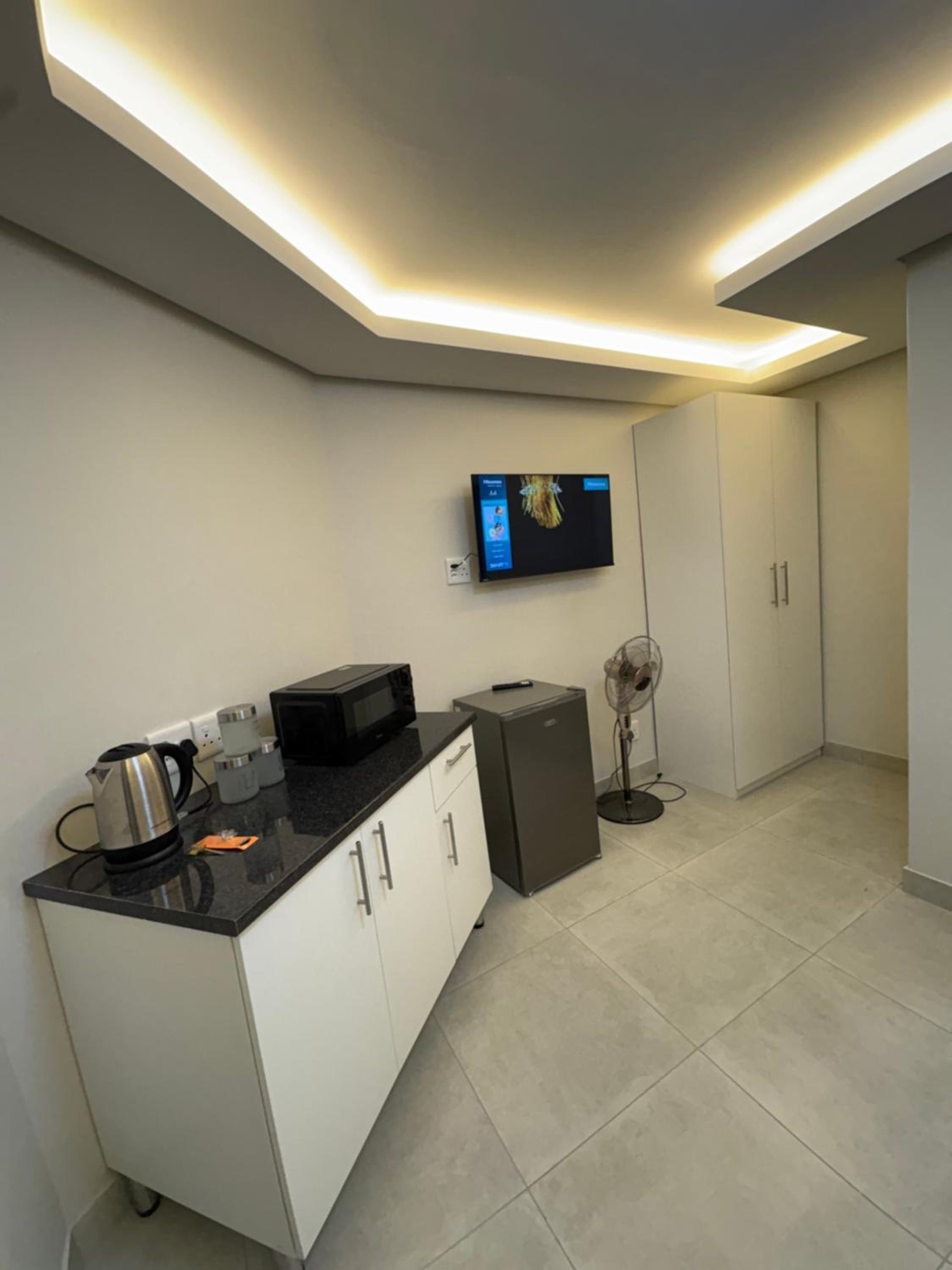 Immaculate,Alttrative &Modern 6 minutes away from the beach