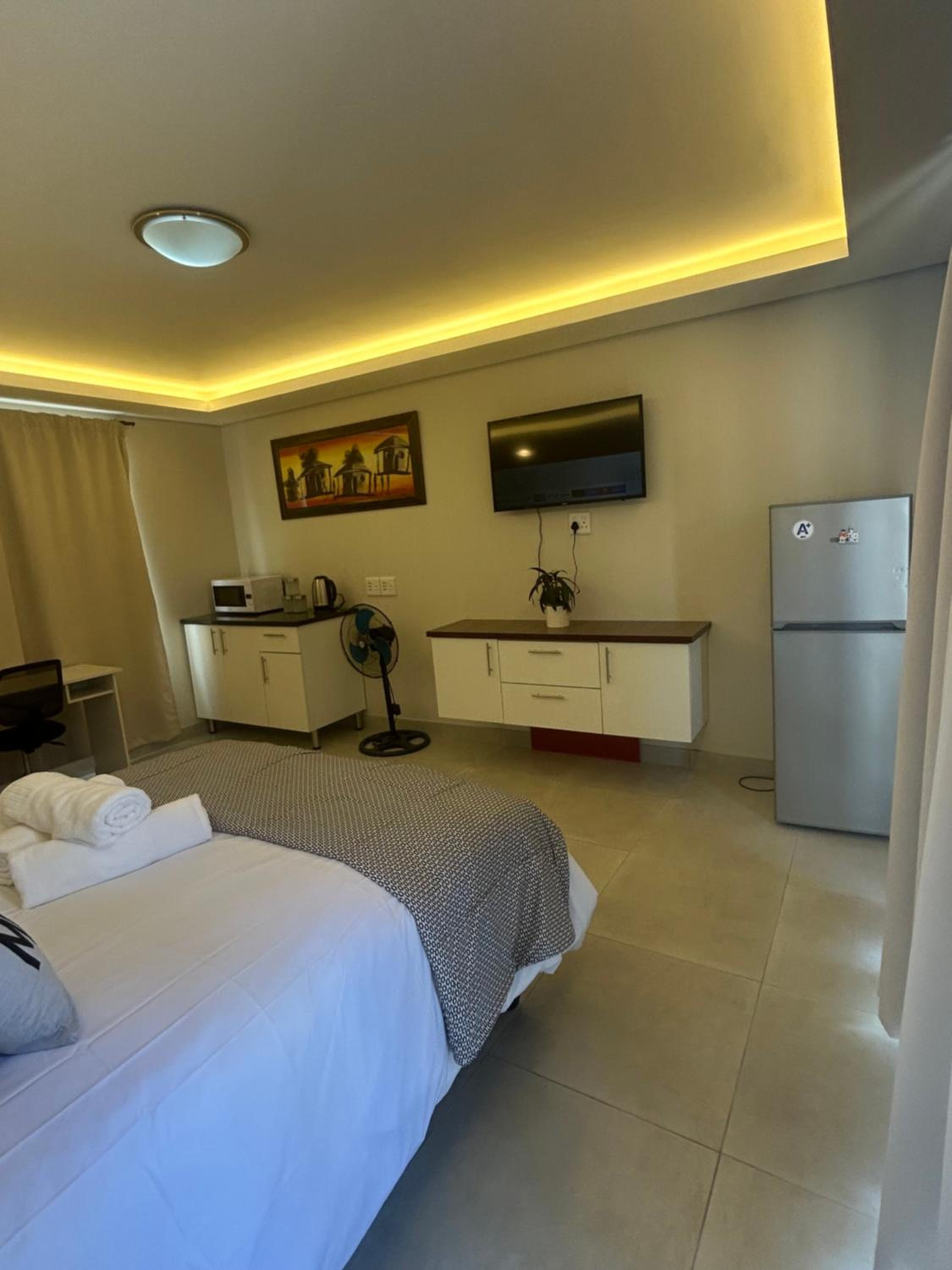 Immaculate,Alttrative &Modern 6 minutes away from the beach
