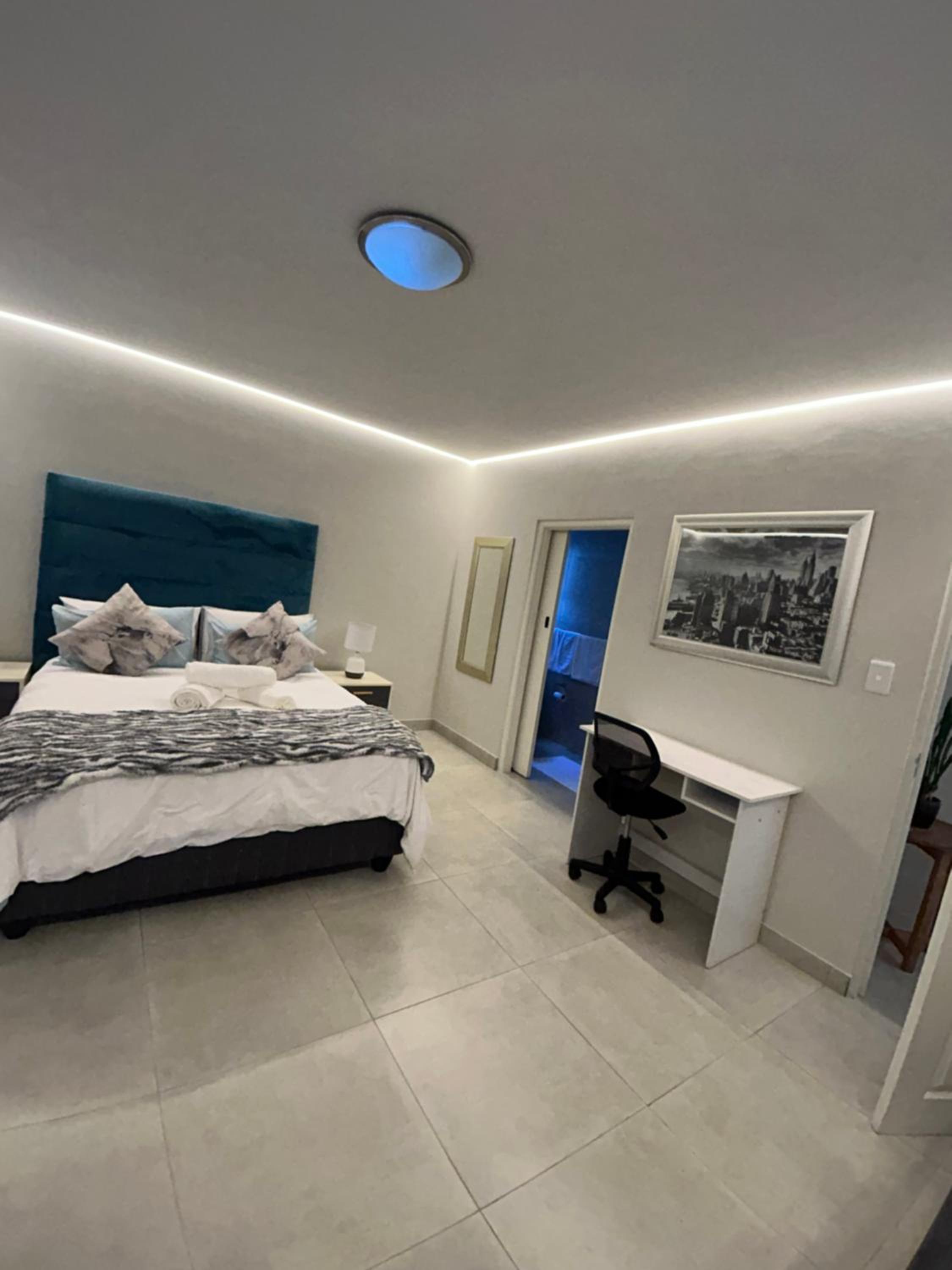 Immaculate,Alttrative &Modern 6 minutes away from the beach