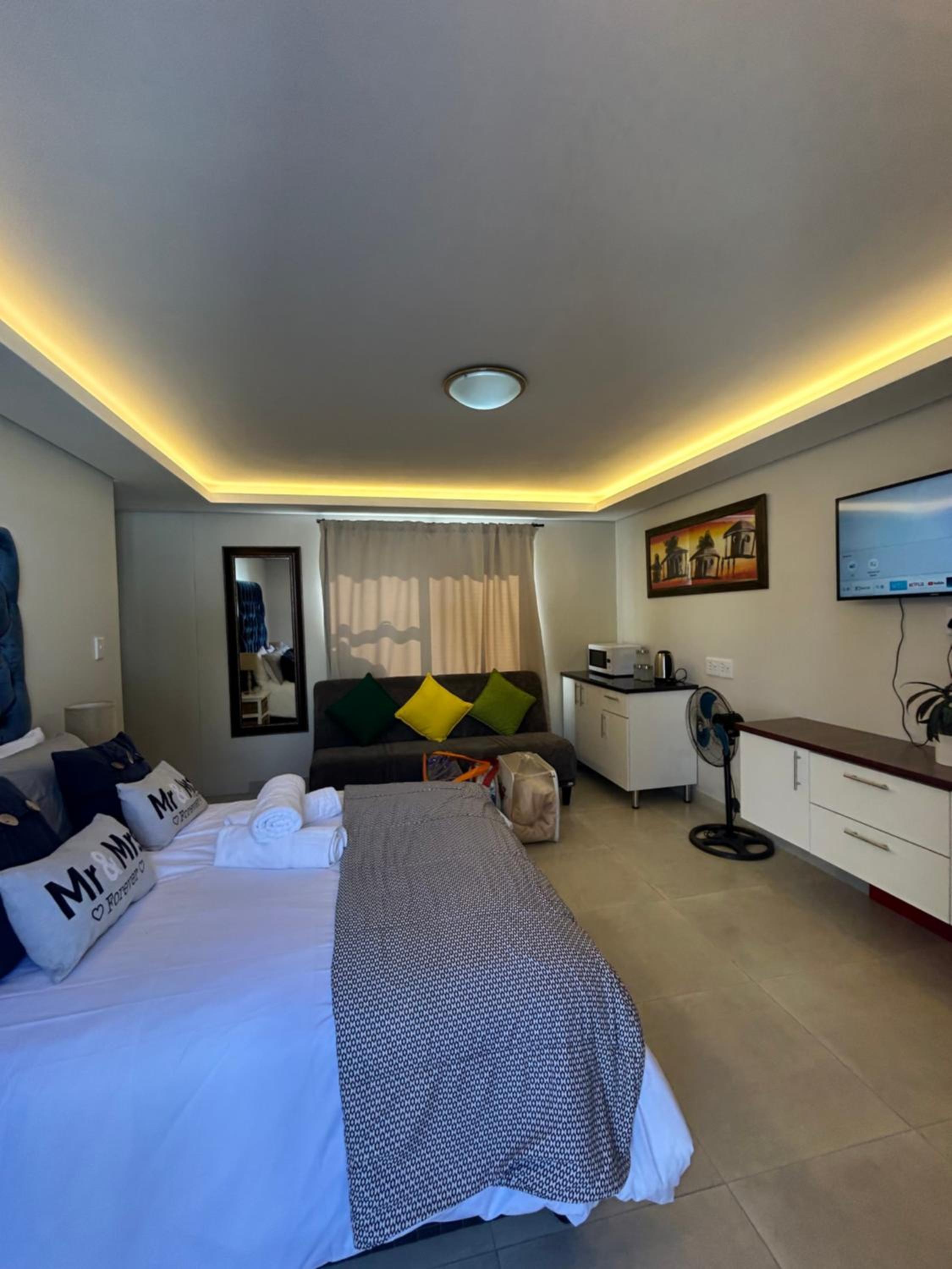 Immaculate,Alttrative &Modern 6 minutes away from the beach