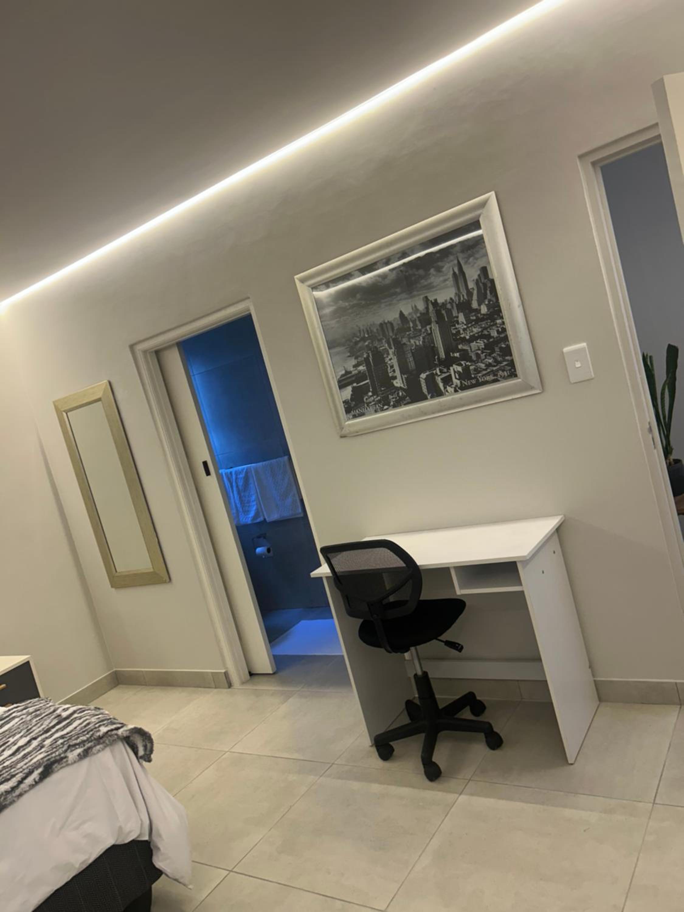 Immaculate,Alttrative &Modern 6 minutes away from the beach