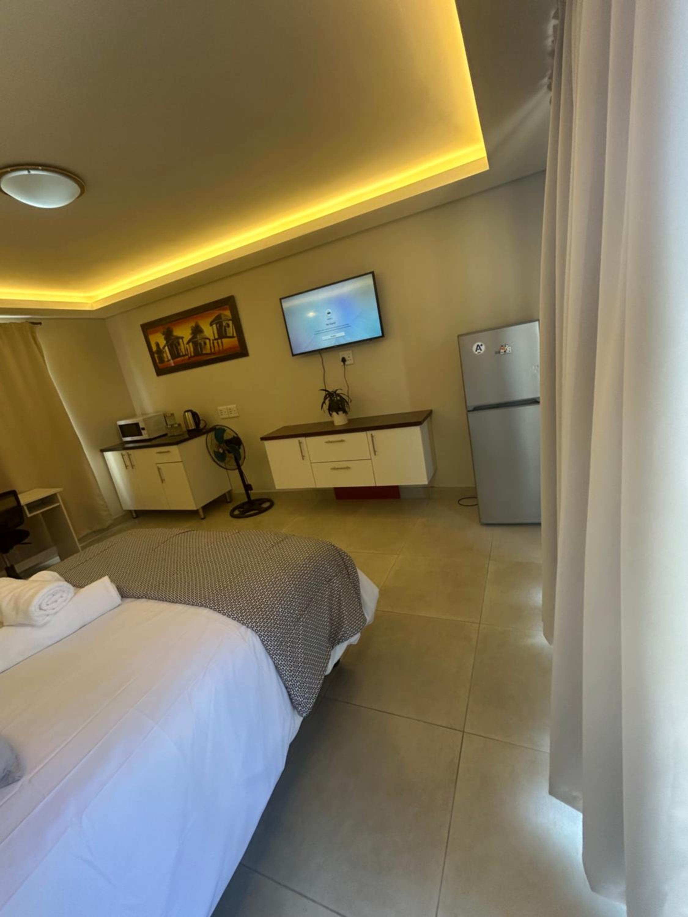 Immaculate,Alttrative &Modern 6 minutes away from the beach