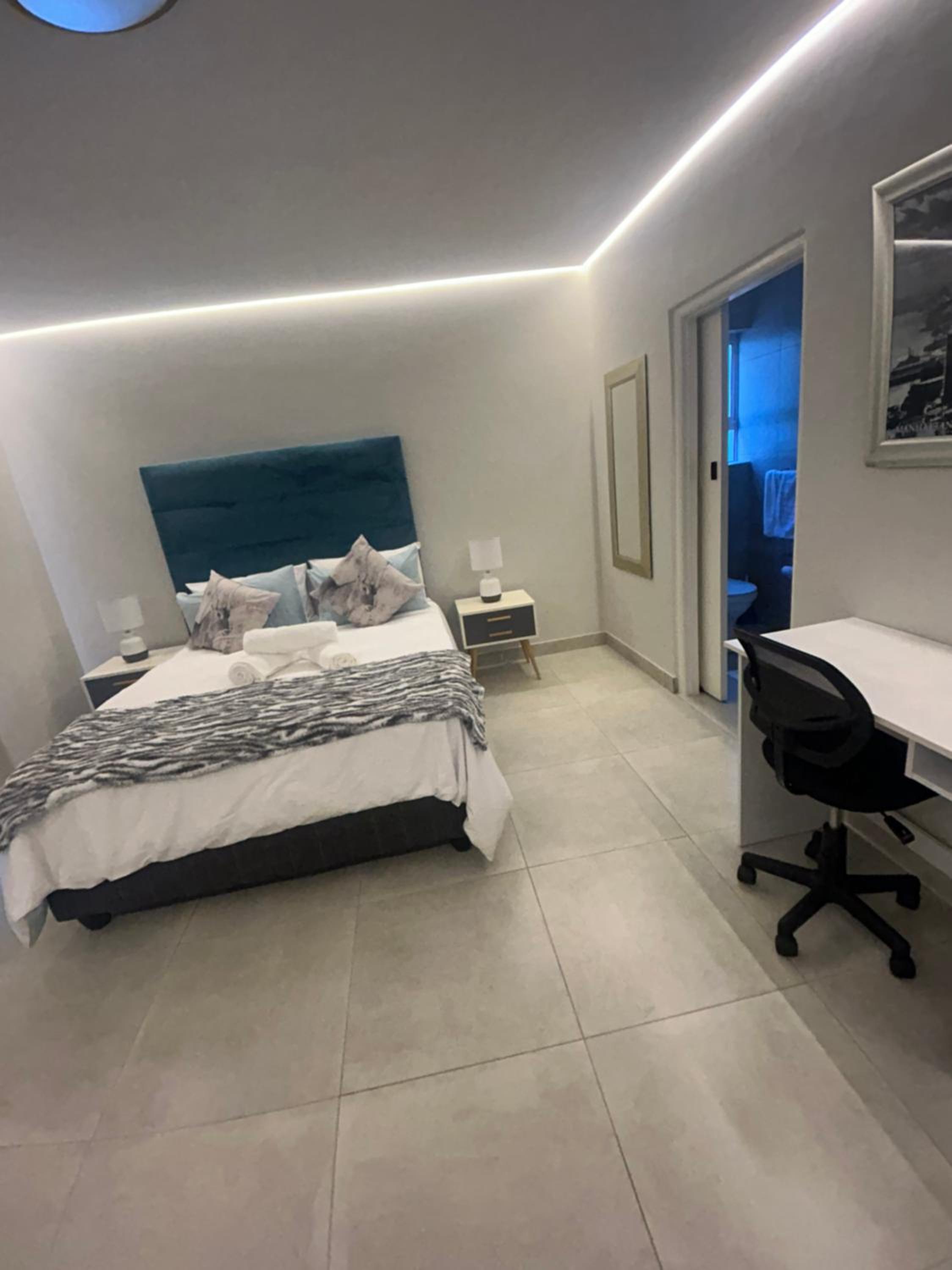 Immaculate,Alttrative &Modern 6 minutes away from the beach