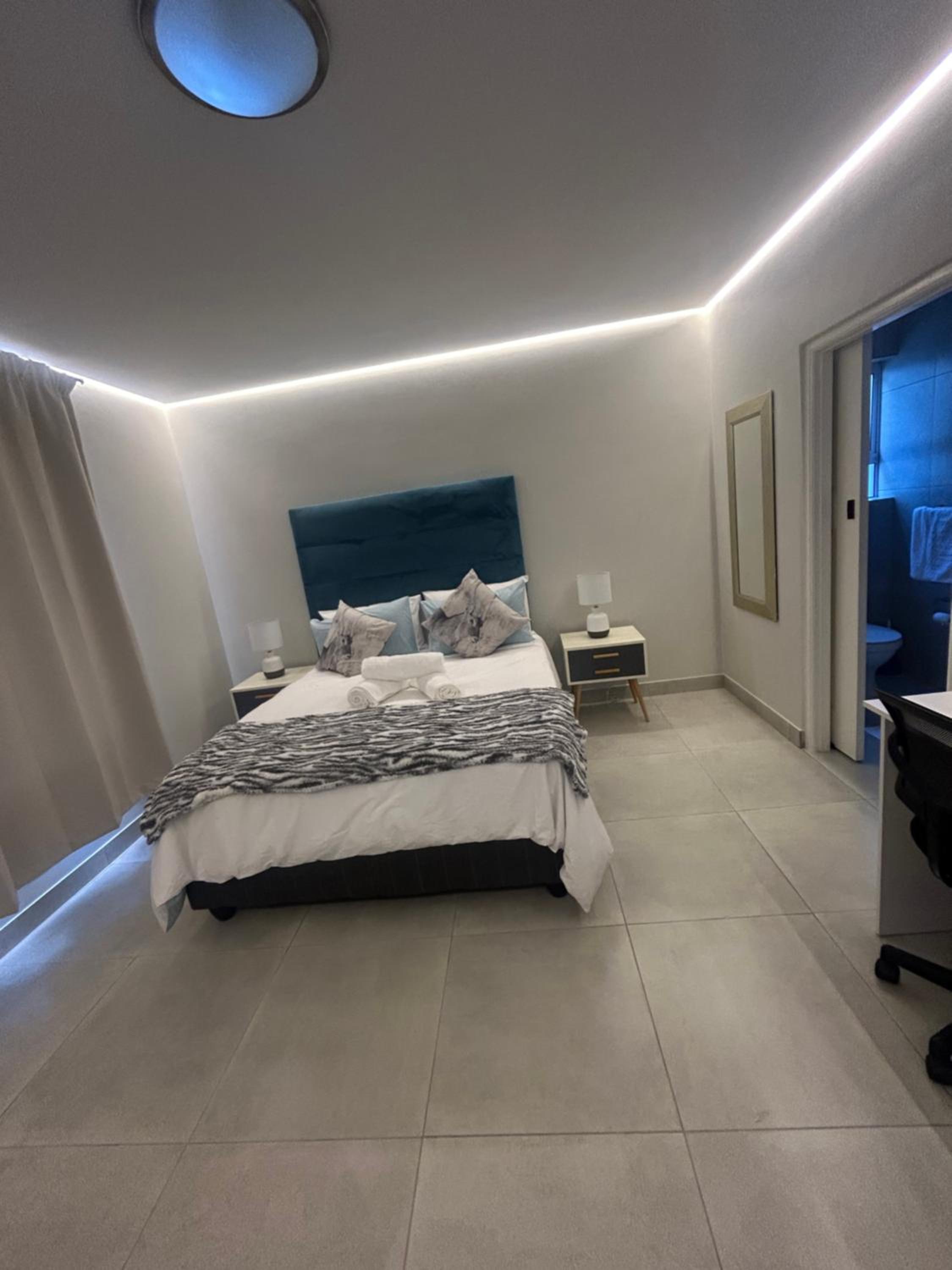 Immaculate,Alttrative &Modern 6 minutes away from the beach
