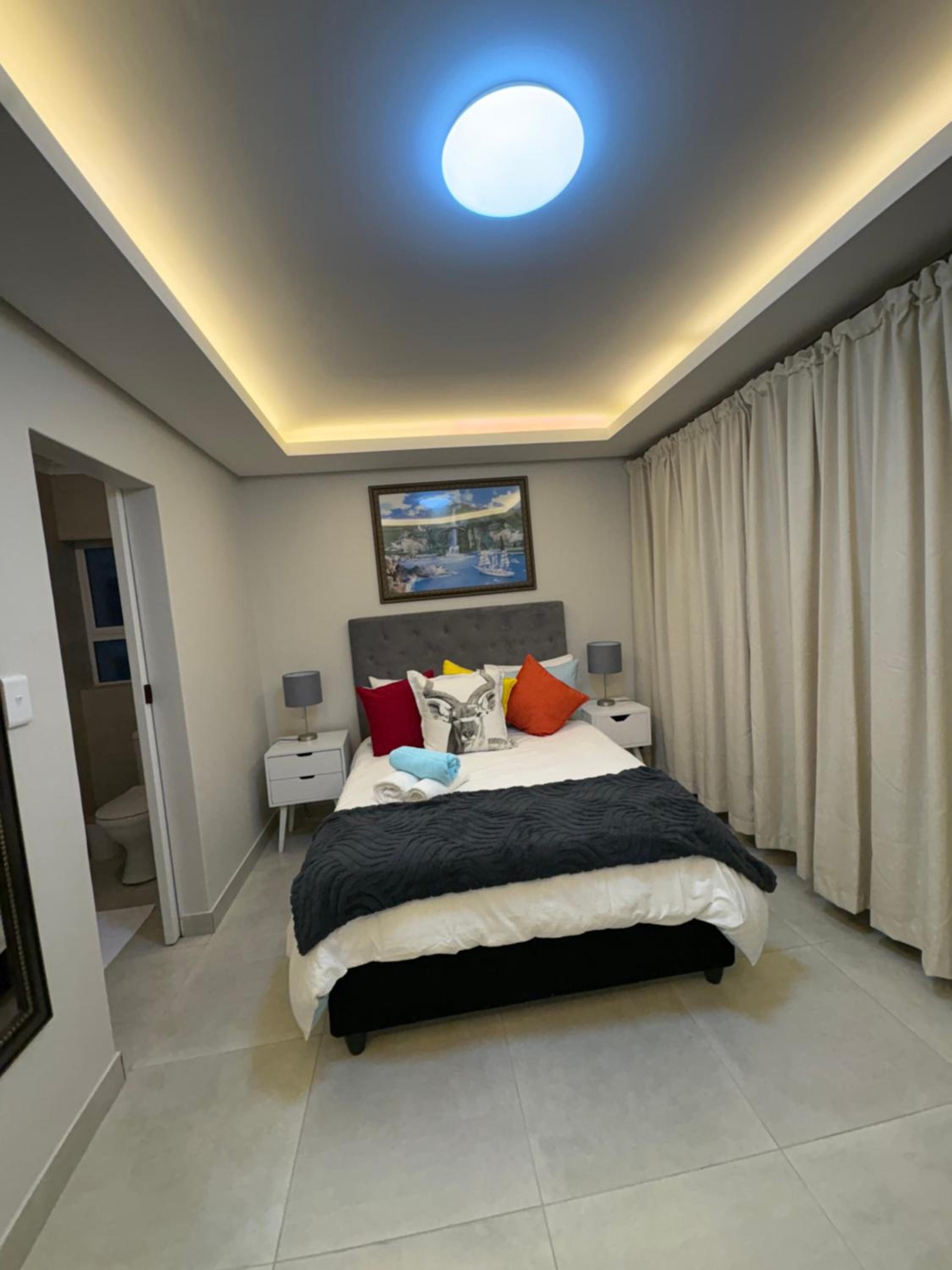 Immaculate,Alttrative &Modern 6 minutes away from the beach