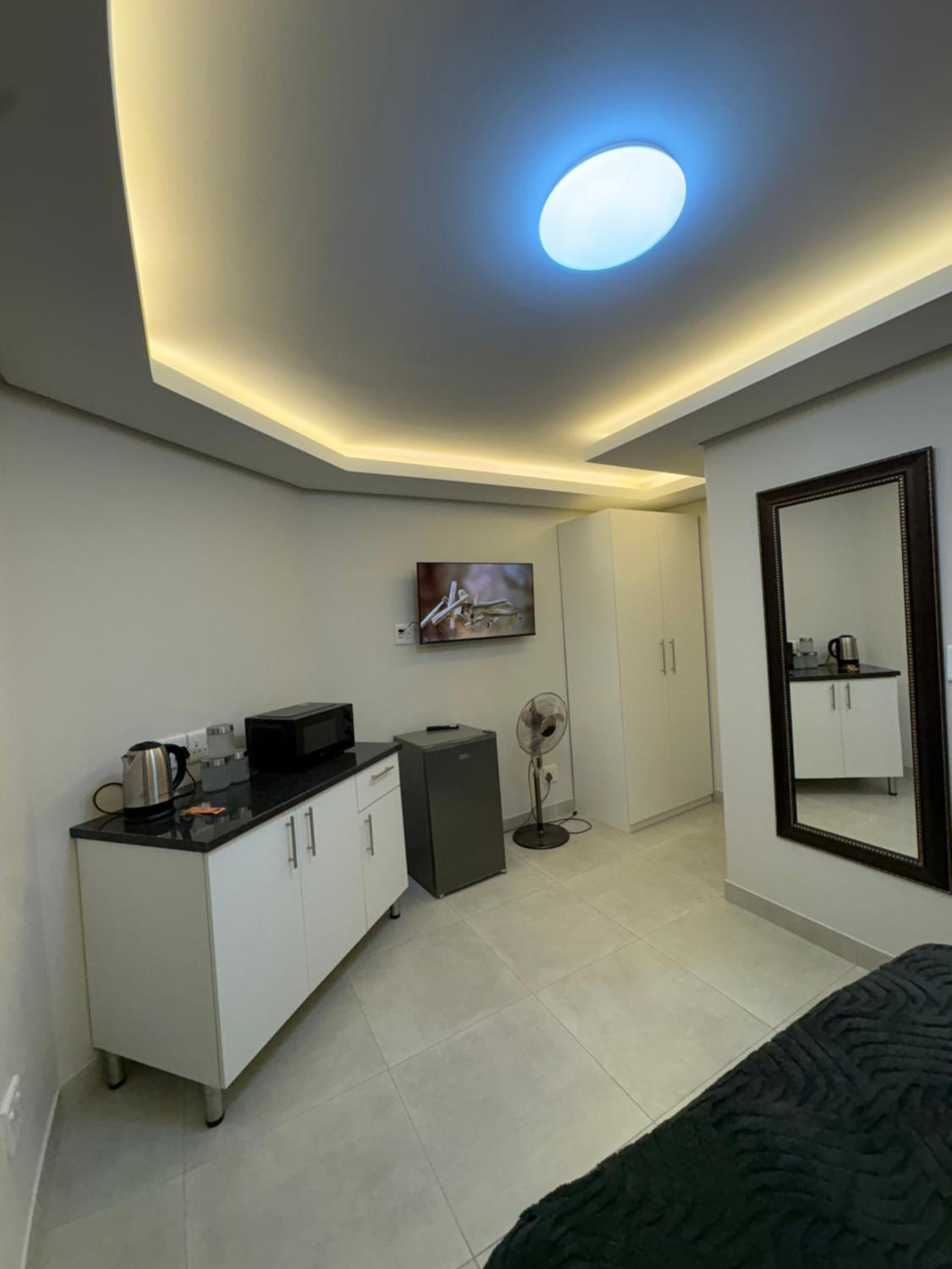 Immaculate,Alttrative &Modern 6 minutes away from the beach