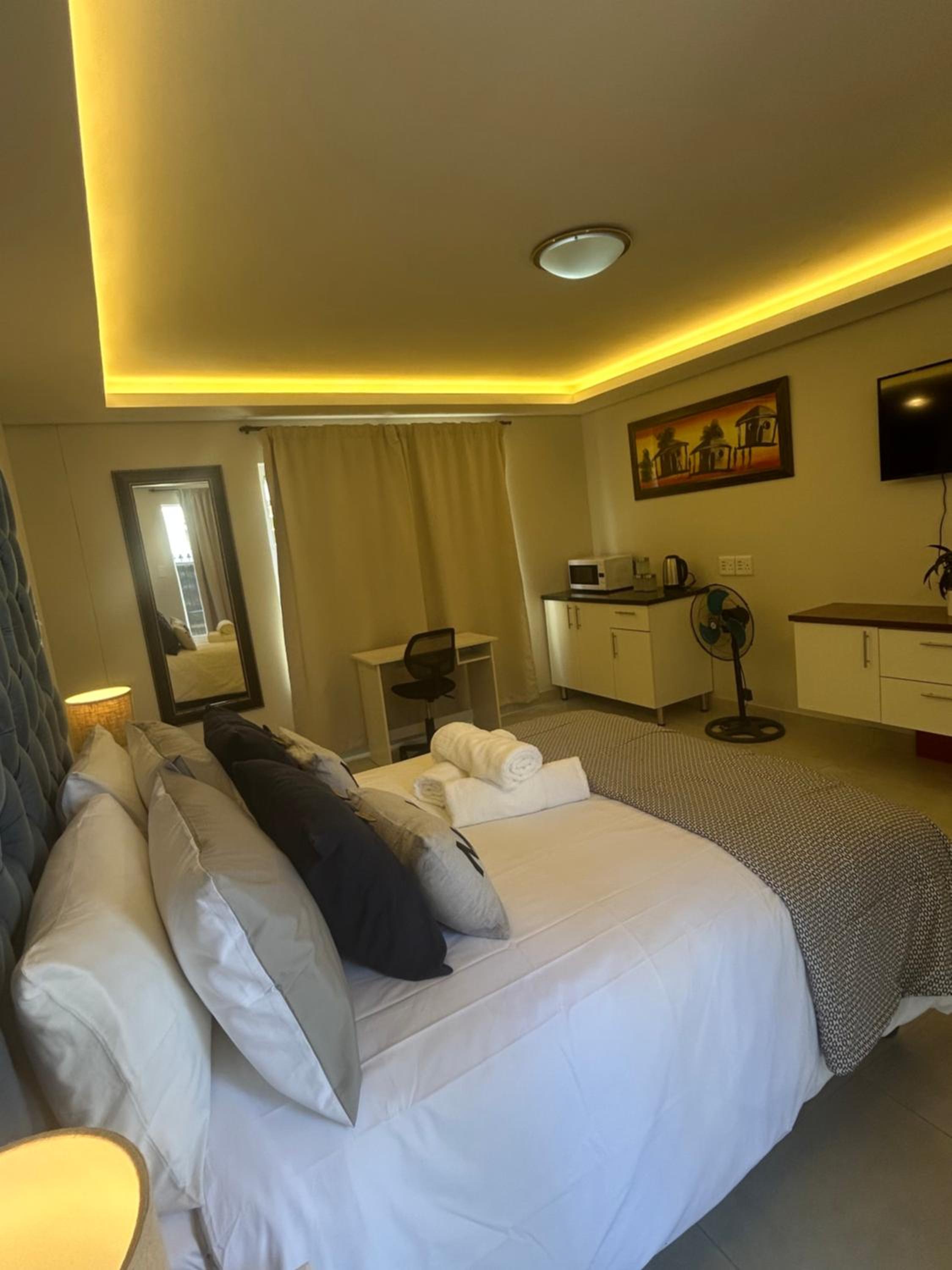 Immaculate,Alttrative &Modern 6 minutes away from the beach