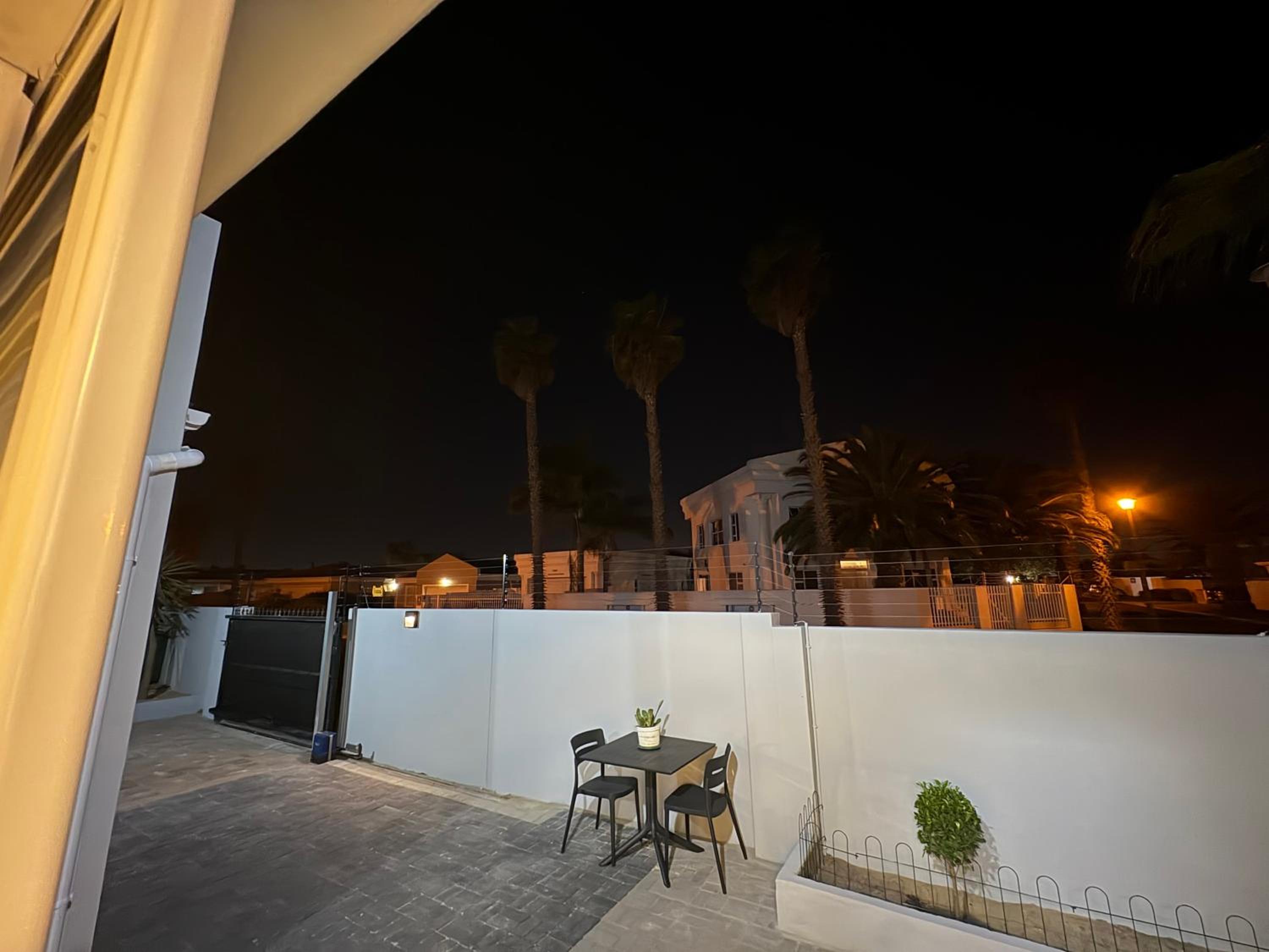 Immaculate,Alttrative &Modern 6 minutes away from the beach