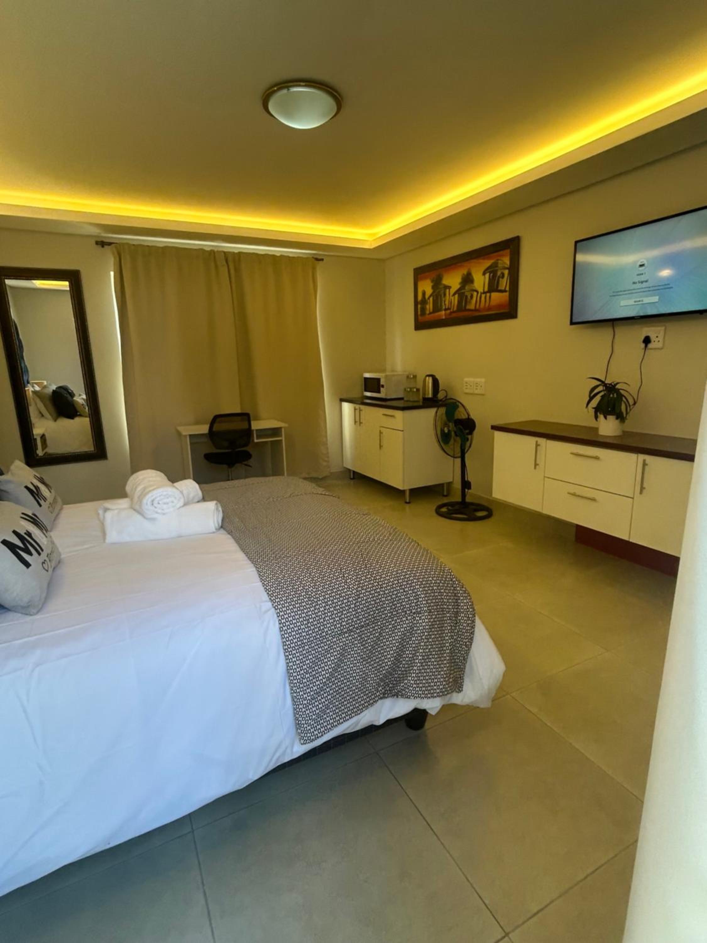 Immaculate,Alttrative &Modern 6 minutes away from the beach