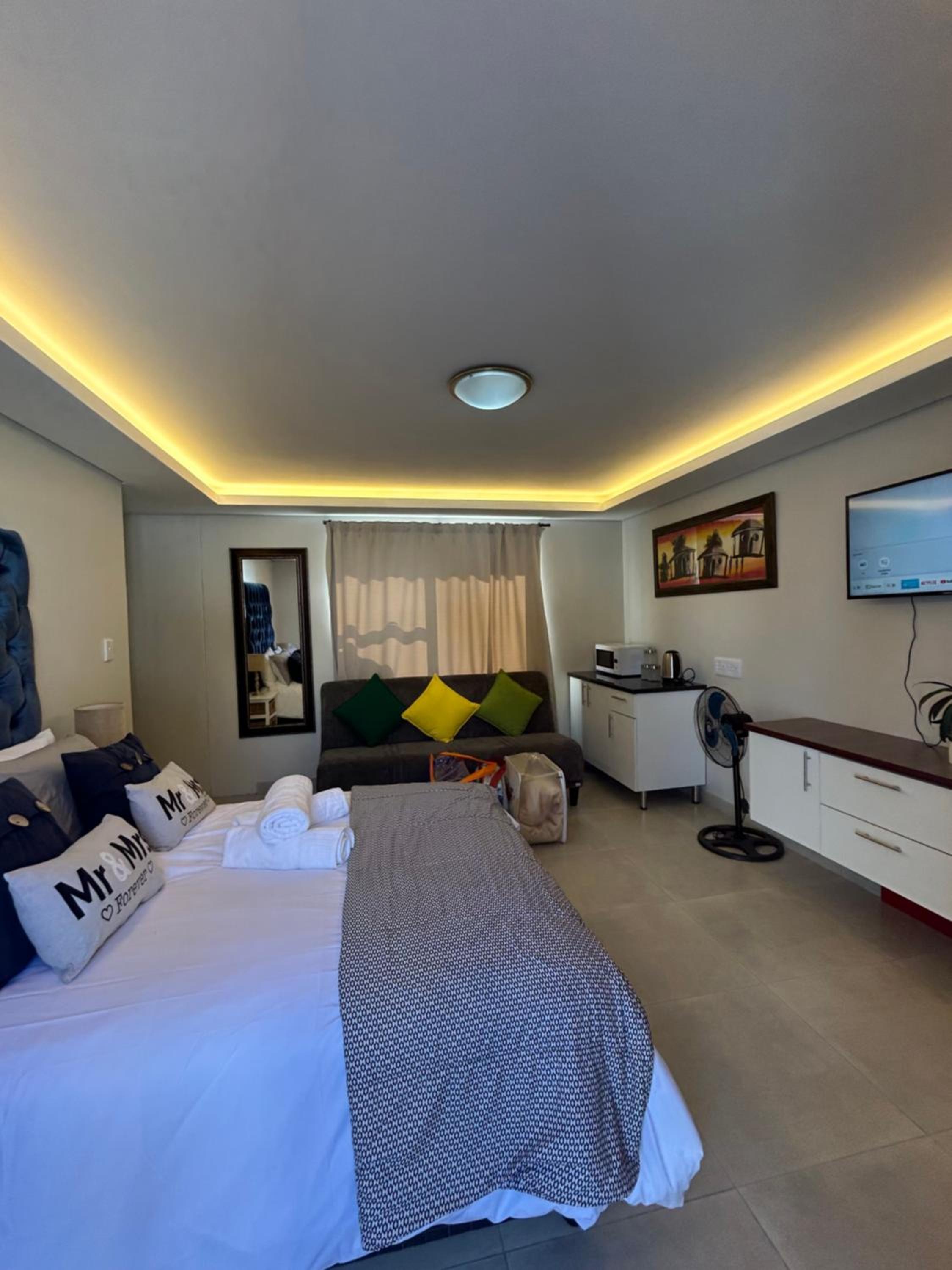 Immaculate,Alttrative &Modern 6 minutes away from the beach