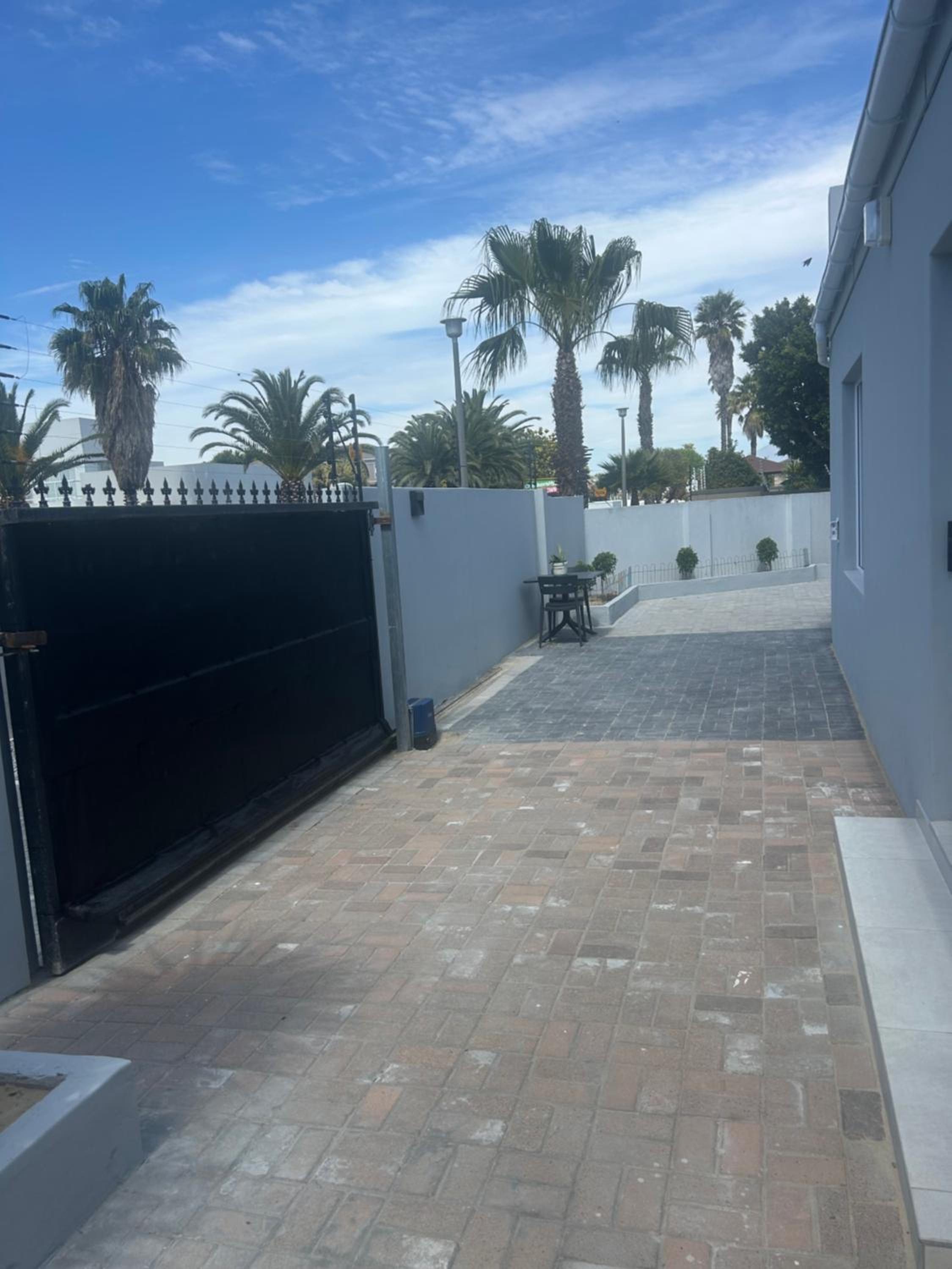 Immaculate,Alttrative &Modern 6 minutes away from the beach