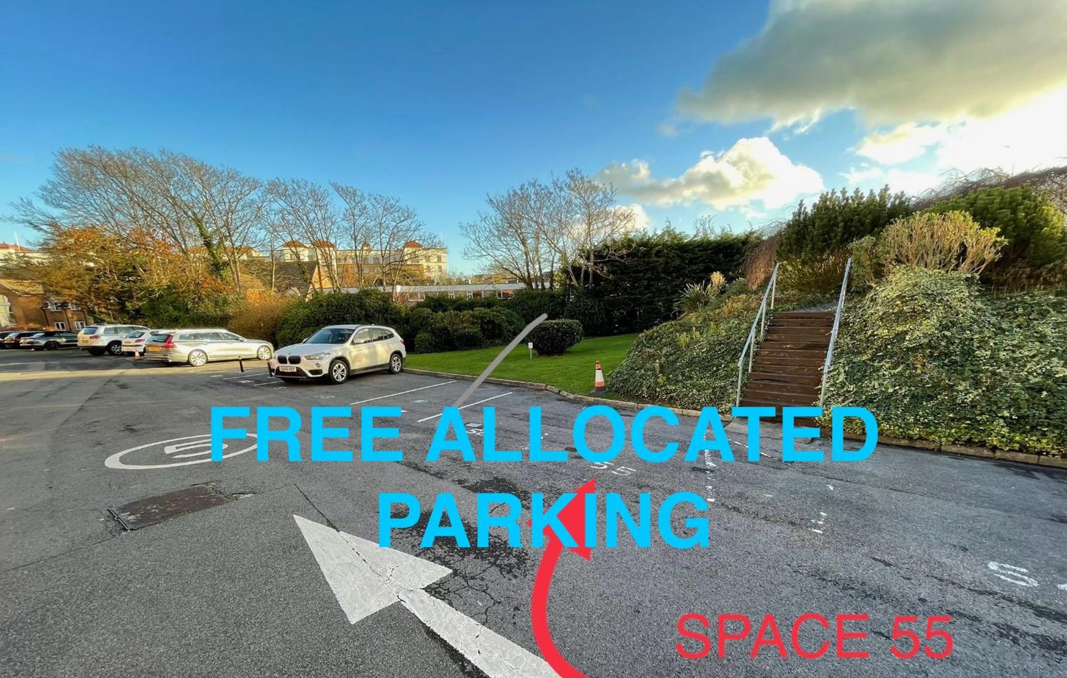 Burlington Mansions - FREE ALLOCATED PARKING - 8 mins walk to the beach - Gym - Pool Table - Brought to you by Coastline Retreats