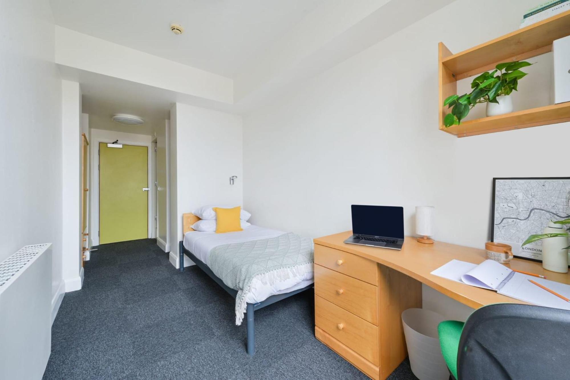 AXO Waterloo Ensuite Rooms in London
