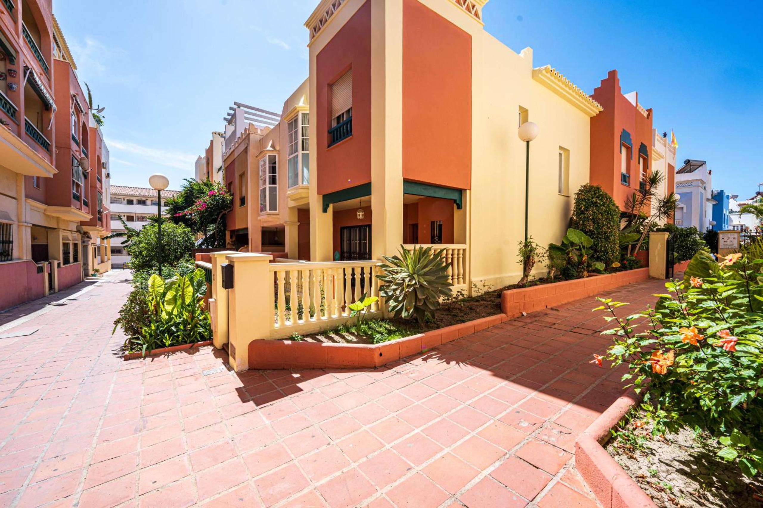 Toboso 1R Beach Living