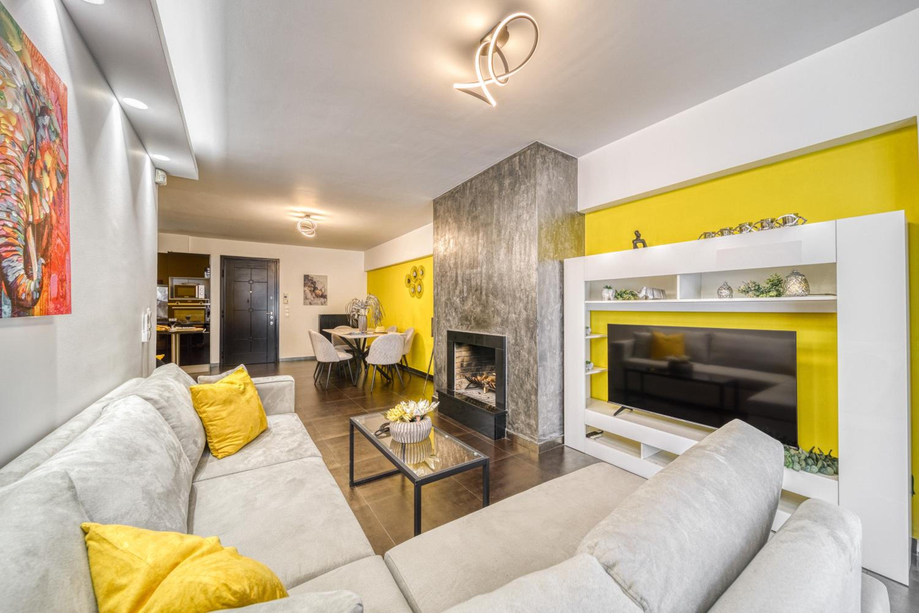 Two bedroom Lux apartment Next to the metro