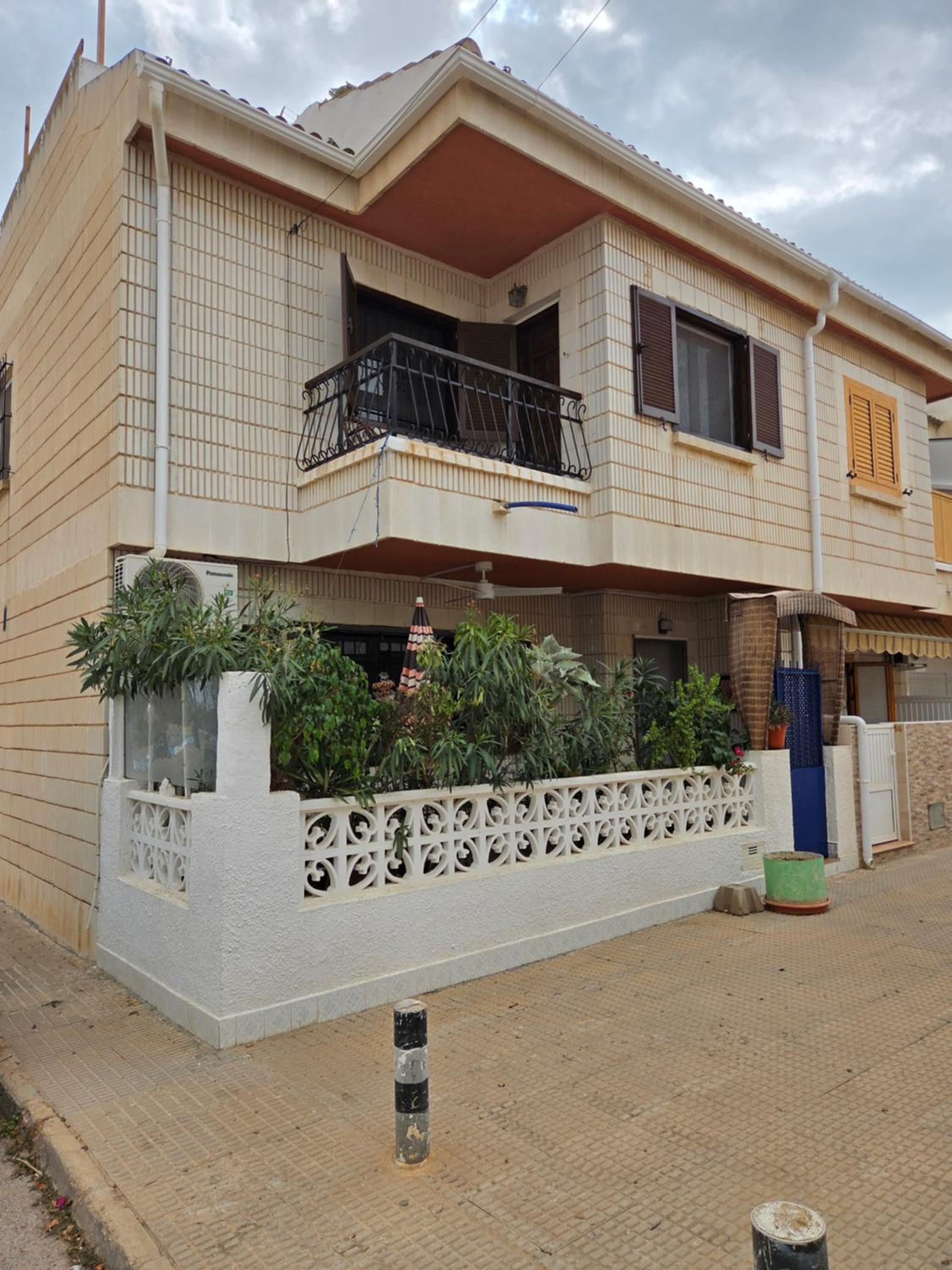 Casa Flamingo - Corner house near beach & boulevard with sea & salt lake view