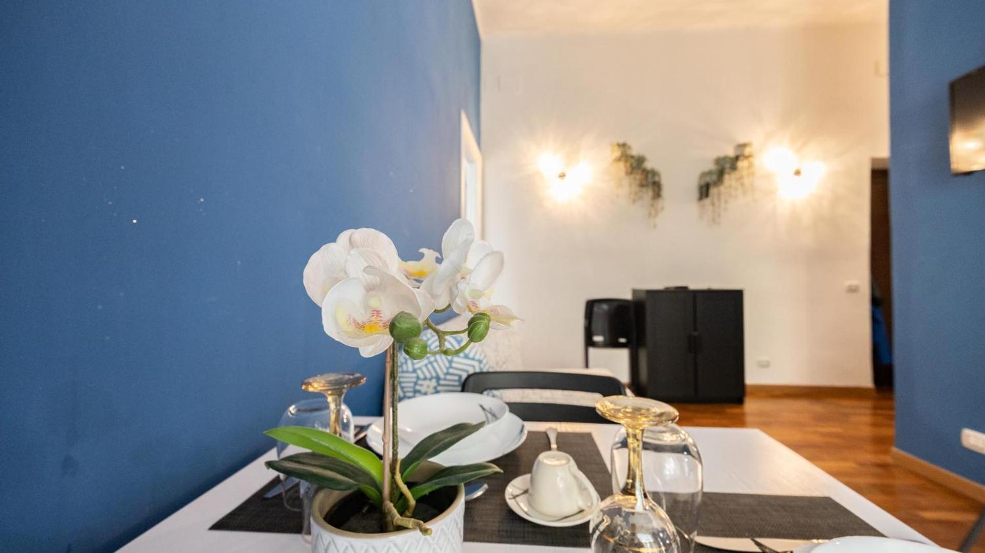Colosseo House Rosy by Rentbeat