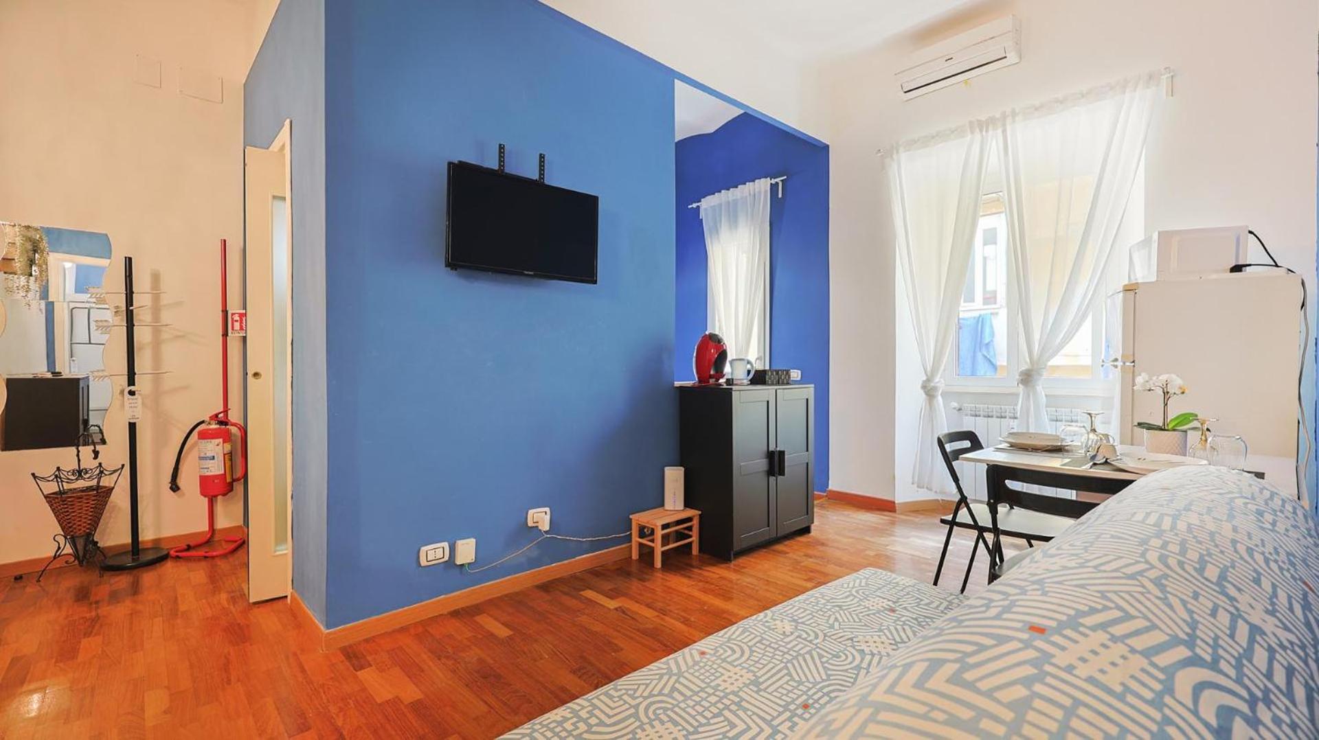 Colosseo House Rosy by Rentbeat