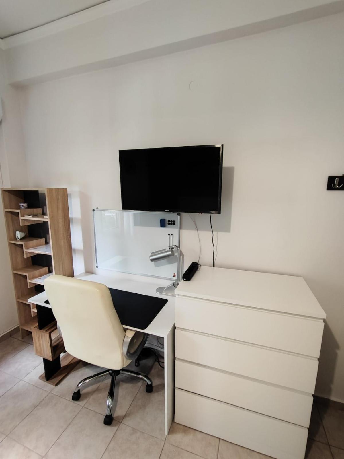 RG Living Spaces Neo Psychiko