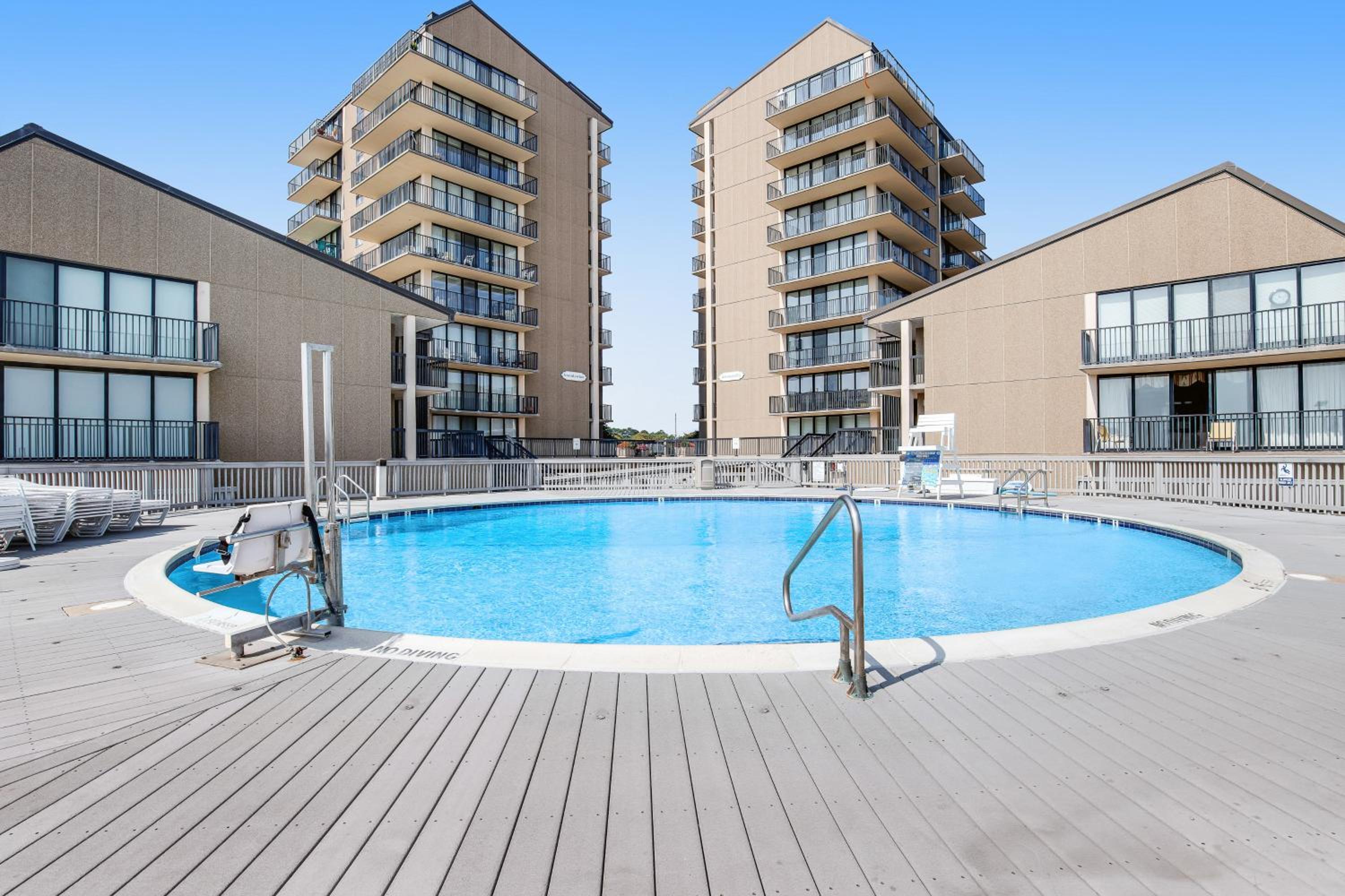 Walk to Ocean! Bethany Beach Retreat with Balcony