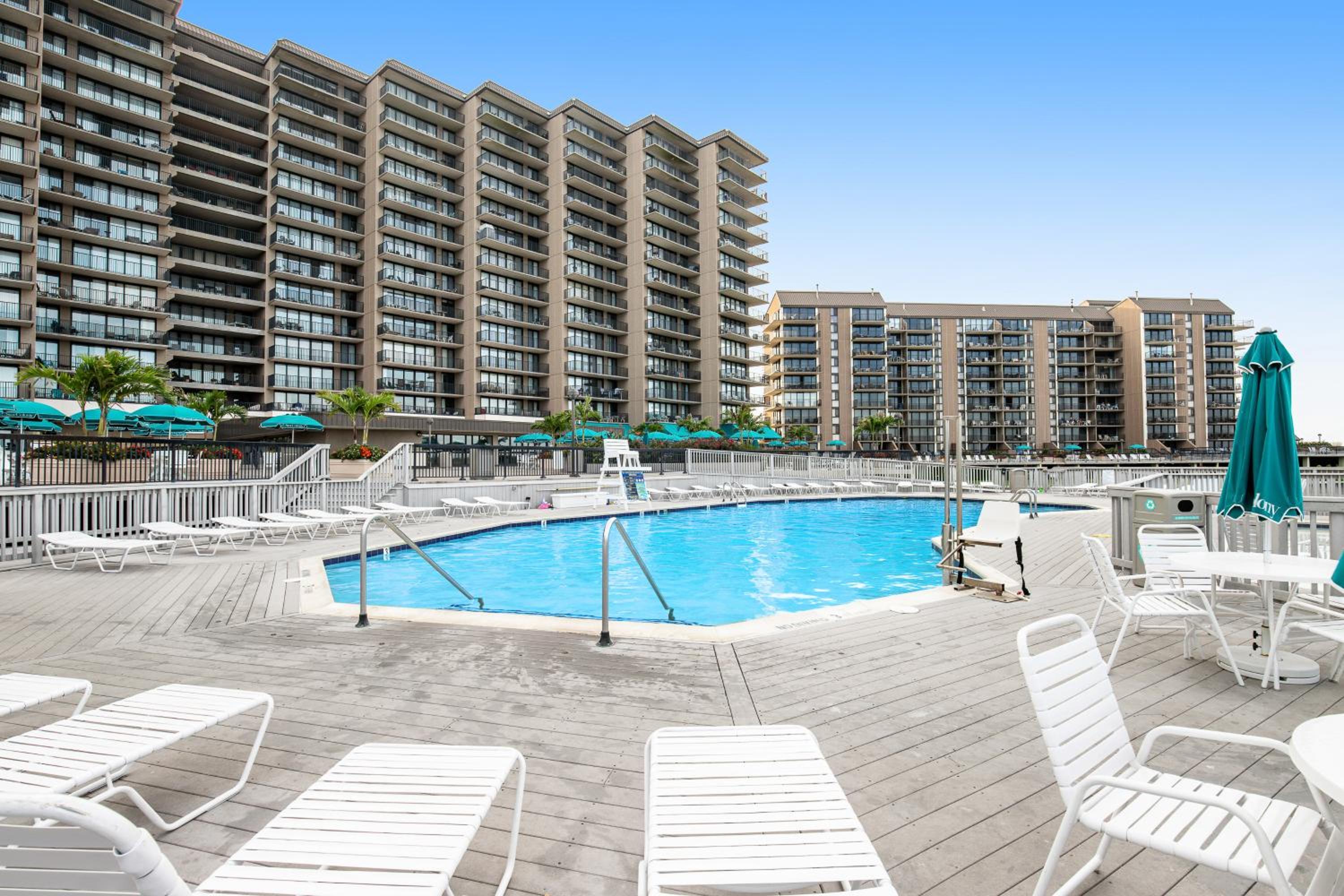 Walk to Ocean! Bethany Beach Retreat with Balcony