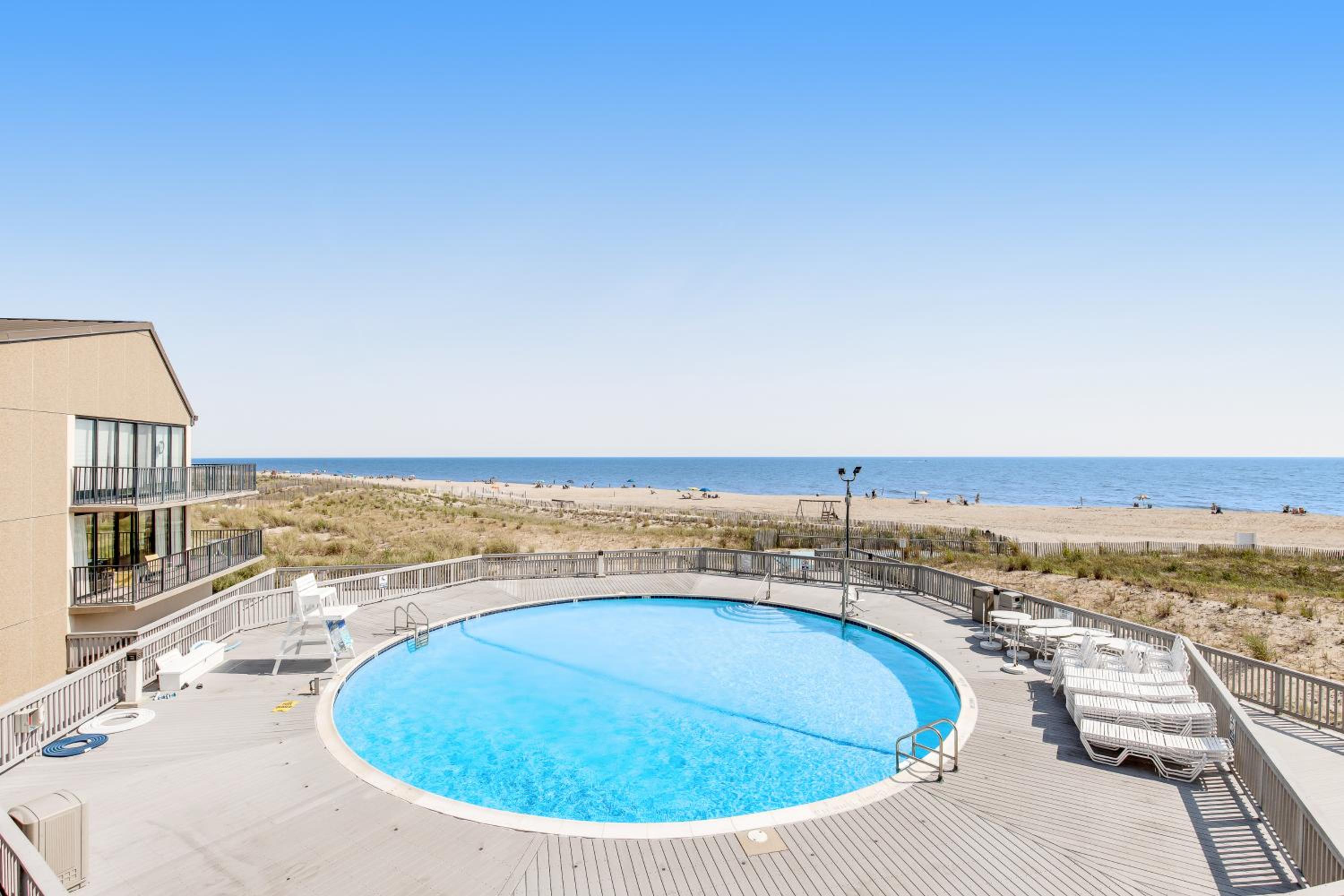 Walk to Ocean! Bethany Beach Retreat with Balcony