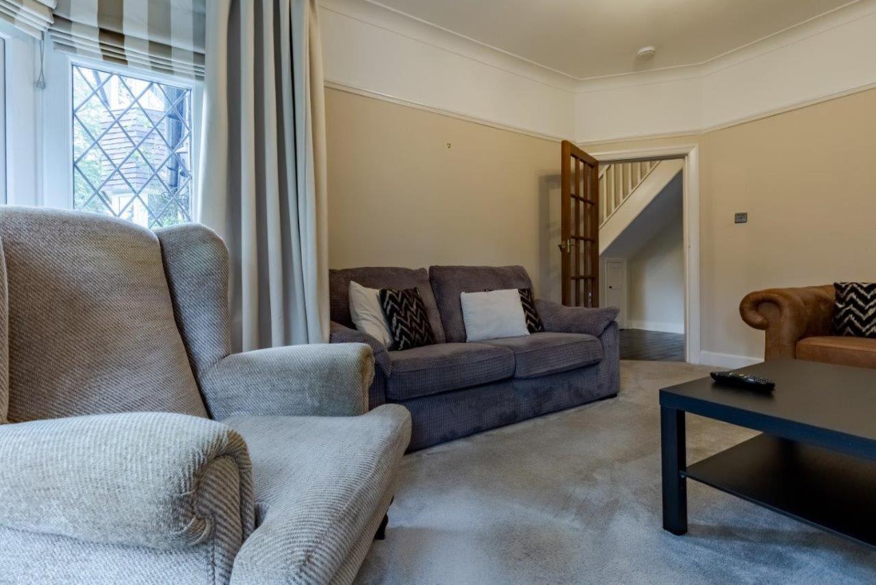 Spacious 4BR Home in Moseley Village near centre