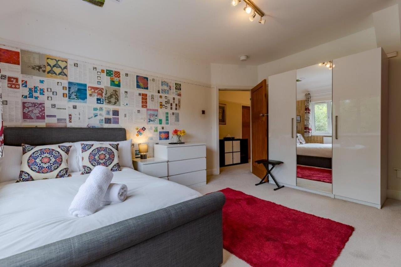 Spacious 4BR Home in Moseley Village near centre
