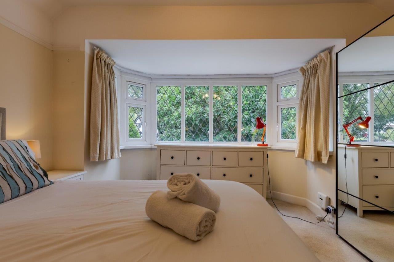 Spacious 4BR Home in Moseley Village near centre