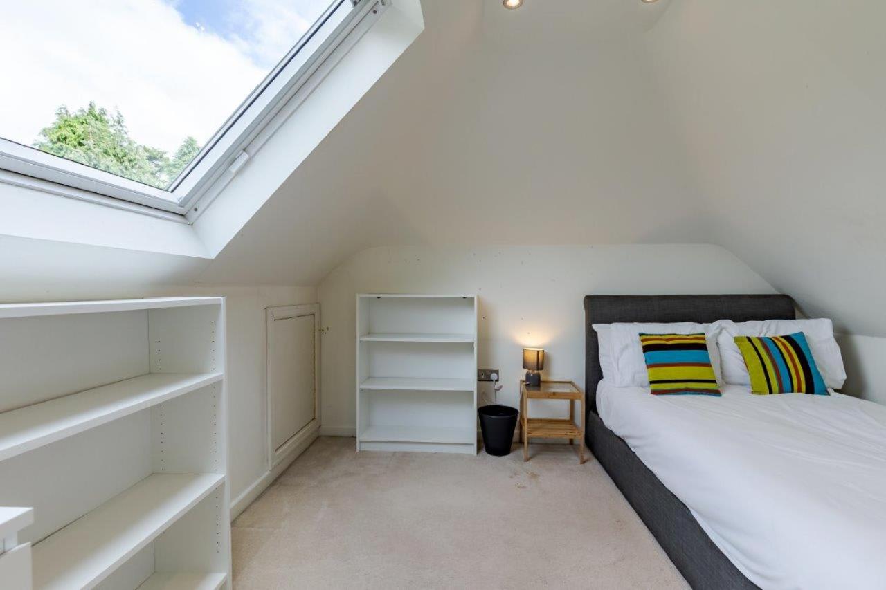 Spacious 4BR Home in Moseley Village near centre