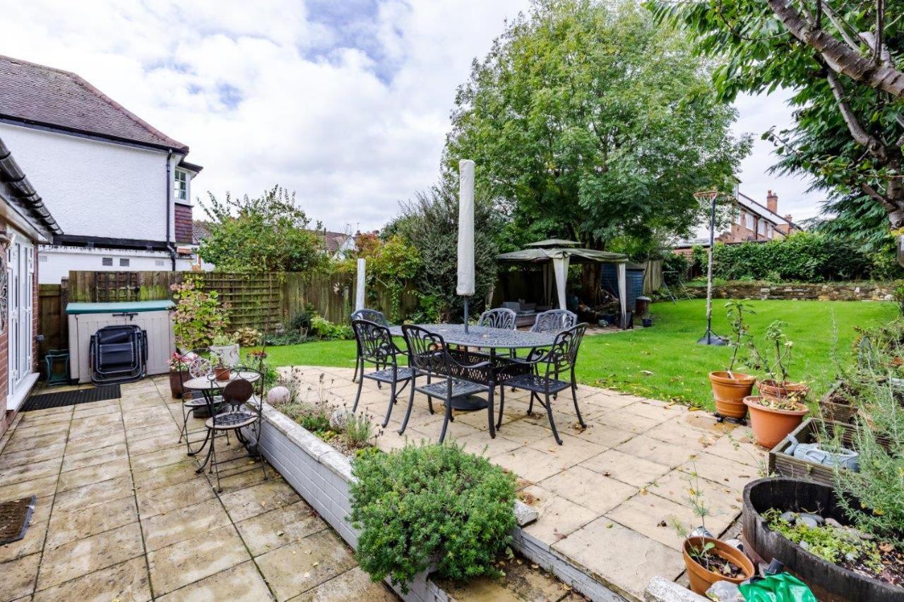 Spacious 4BR Home in Moseley Village near centre