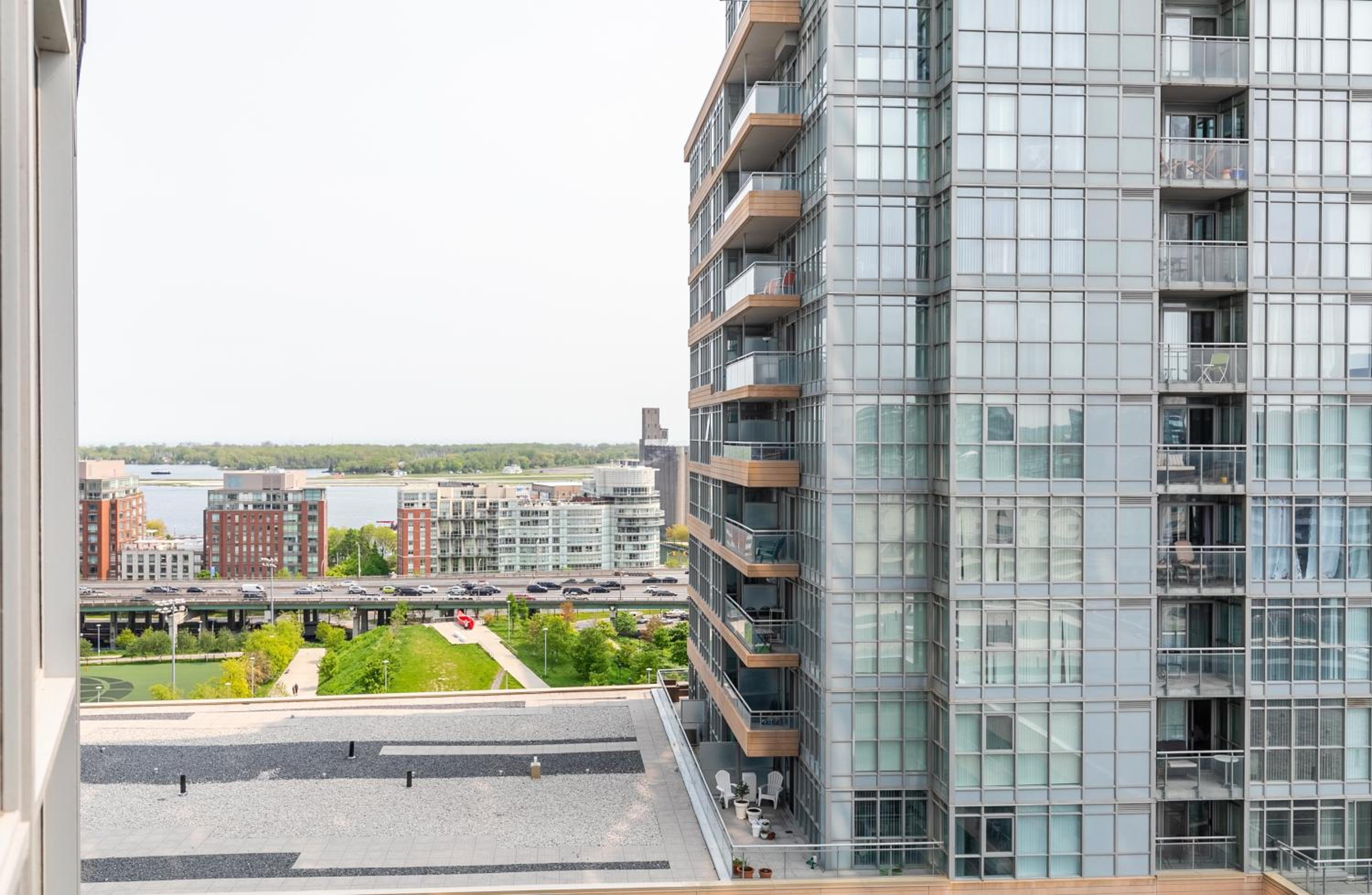 Spacious 1 Bedroom plus Den Condo Iceboat Terrace Downtown Toronto