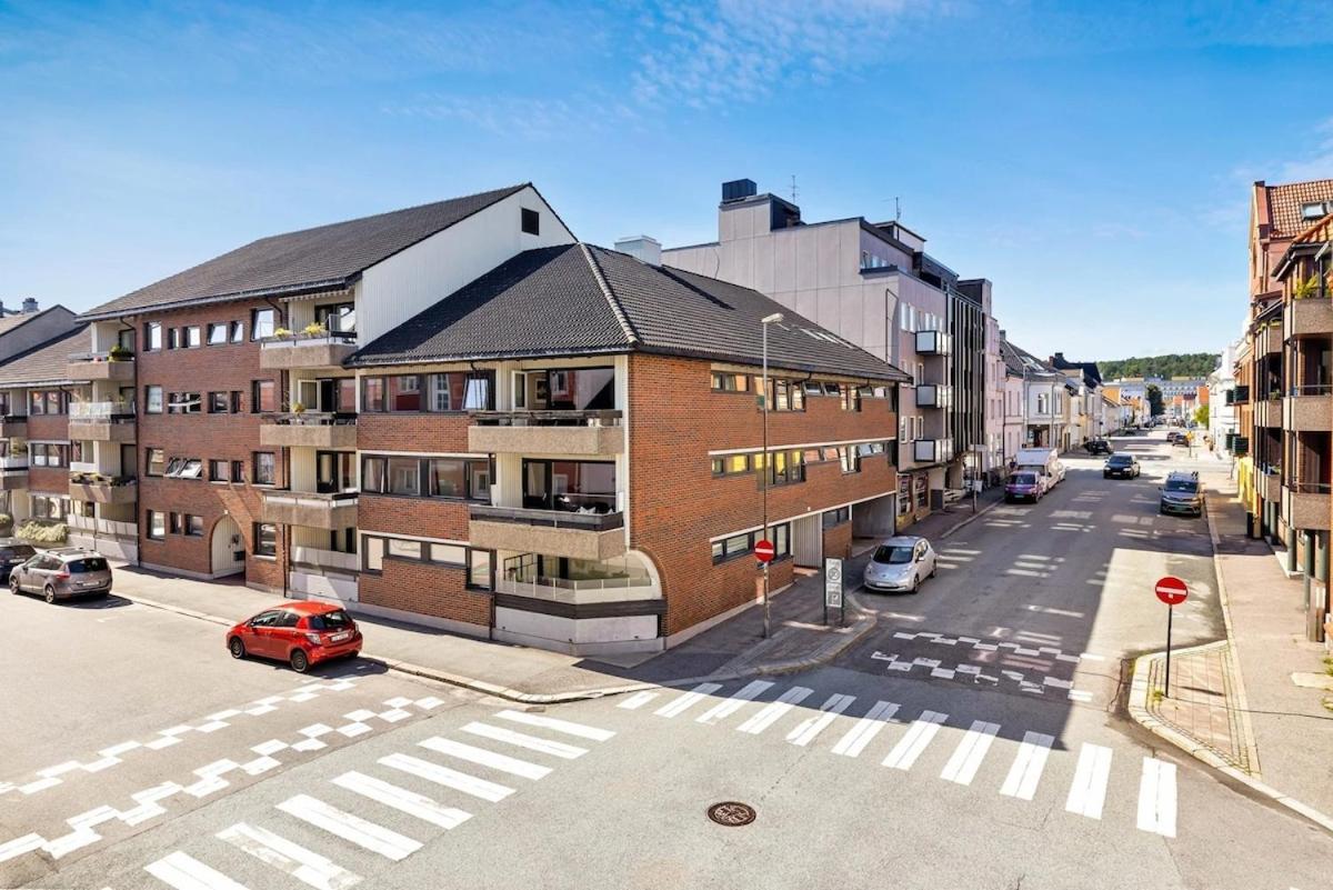 Sentralt i Kvadraturen med 3 soverom, veranda og P-plass