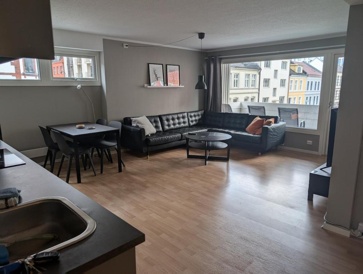 Sentralt i Kvadraturen med 3 soverom, veranda og P-plass