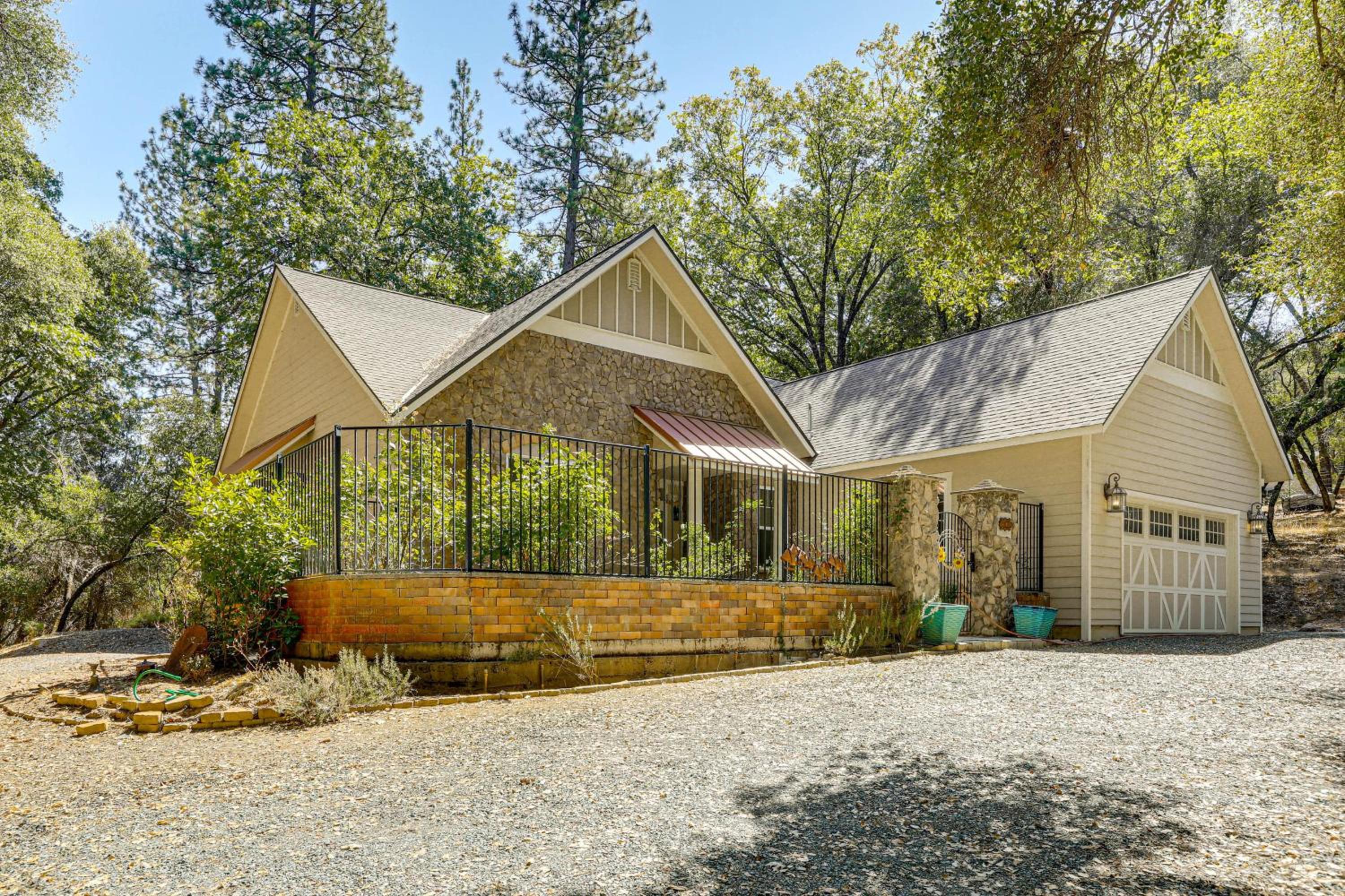 All-Season Outdoor Base Camp Gold Country Home!