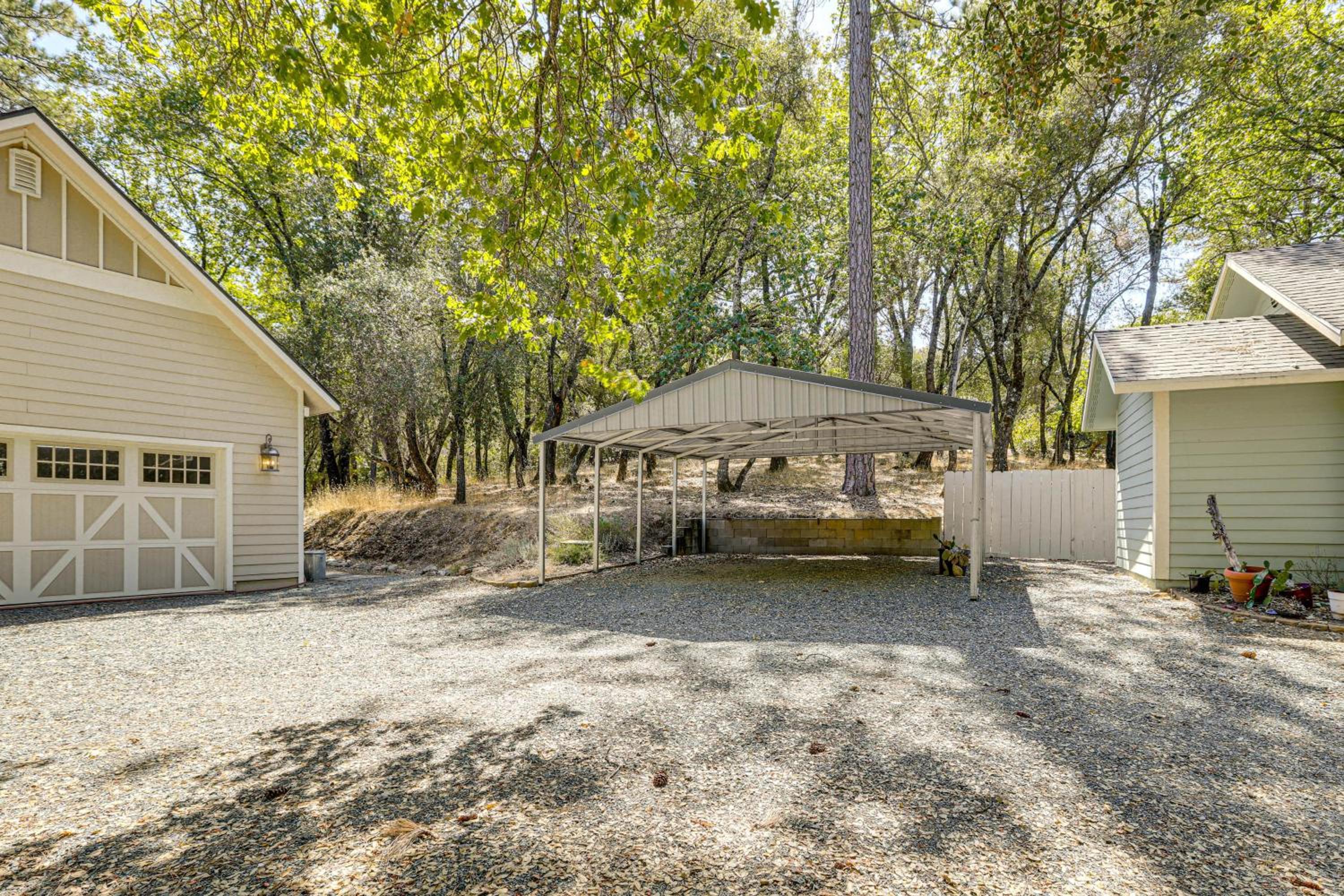 All-Season Outdoor Base Camp Gold Country Home!