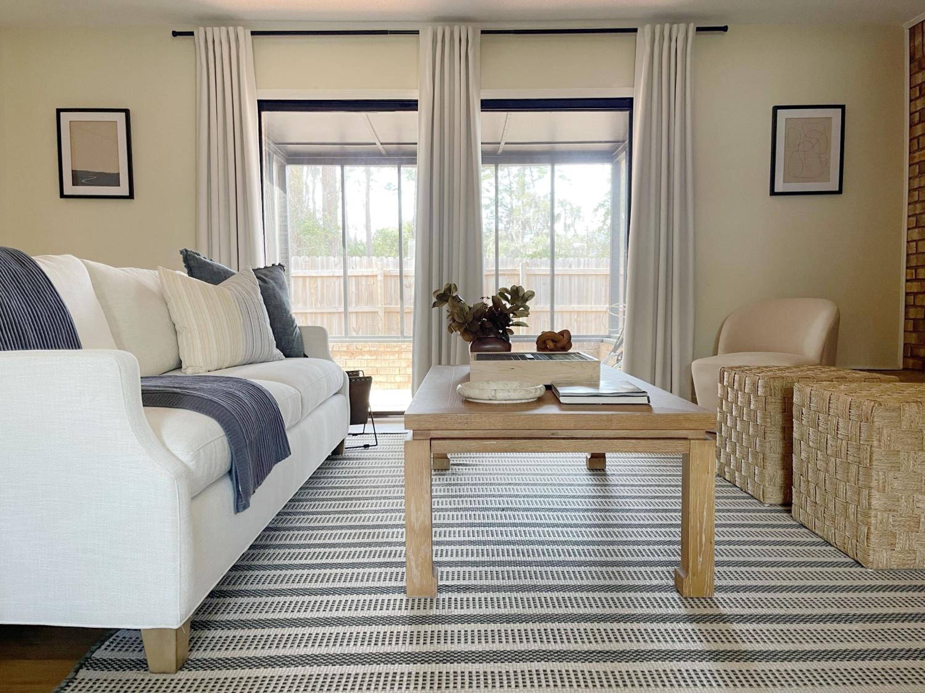 Large Home Sleeps 10 Beach & Downtown Dog Heaven